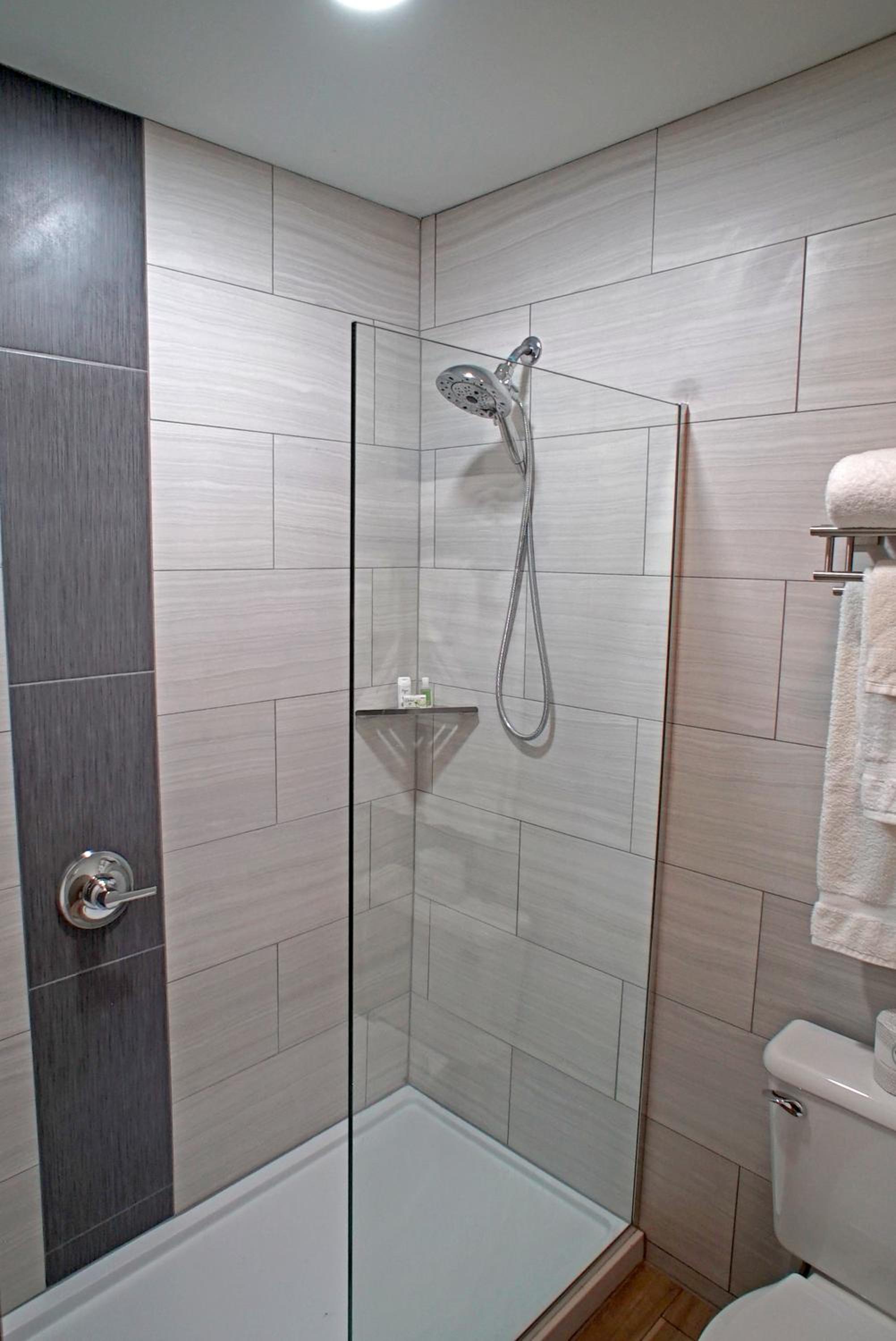 King Room - Non-Smoking - Photo 6