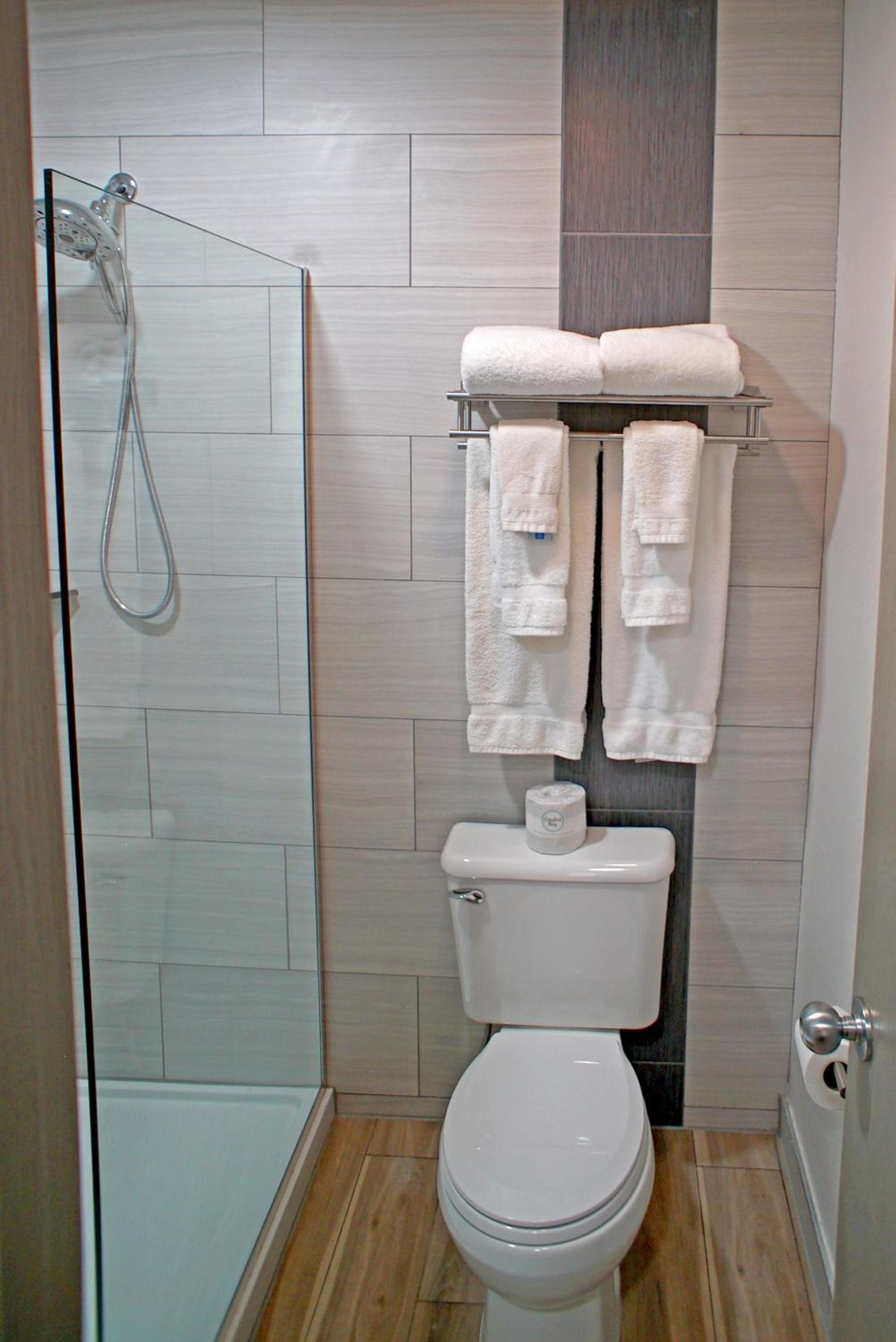 King Room - Non-Smoking - Photo 7