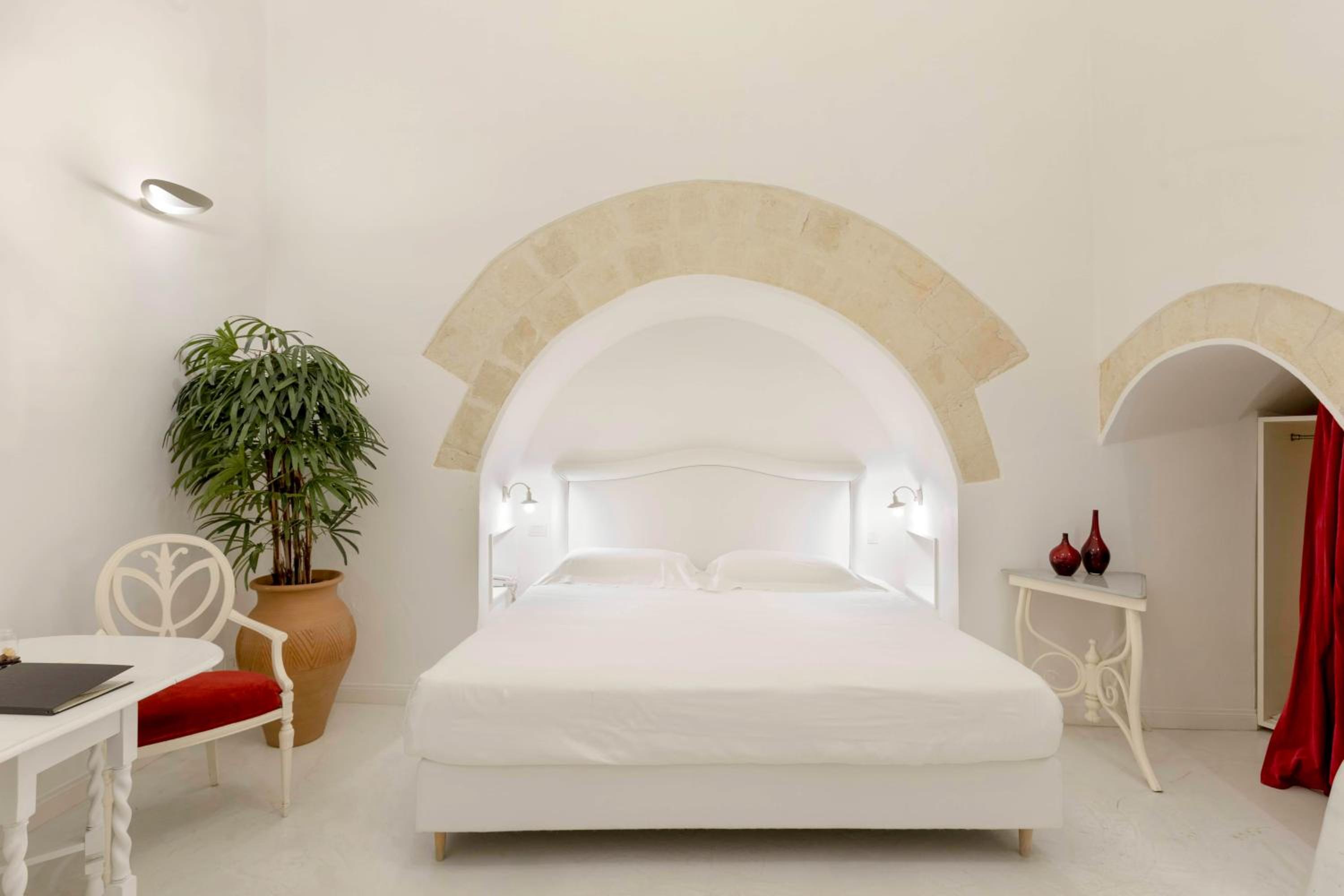 Double Room with Patio - Photo 1