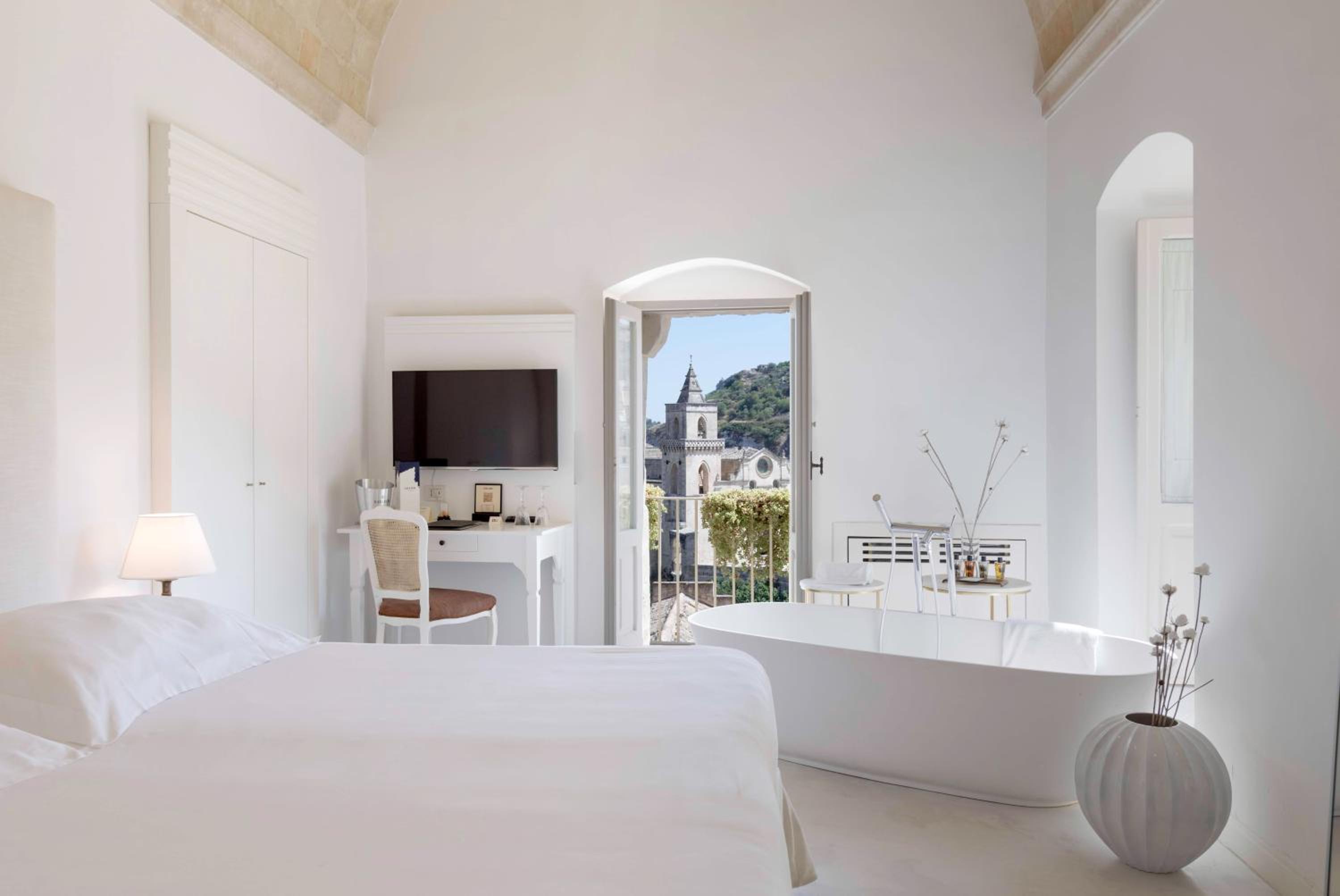  Double Room with City View - Photo 1