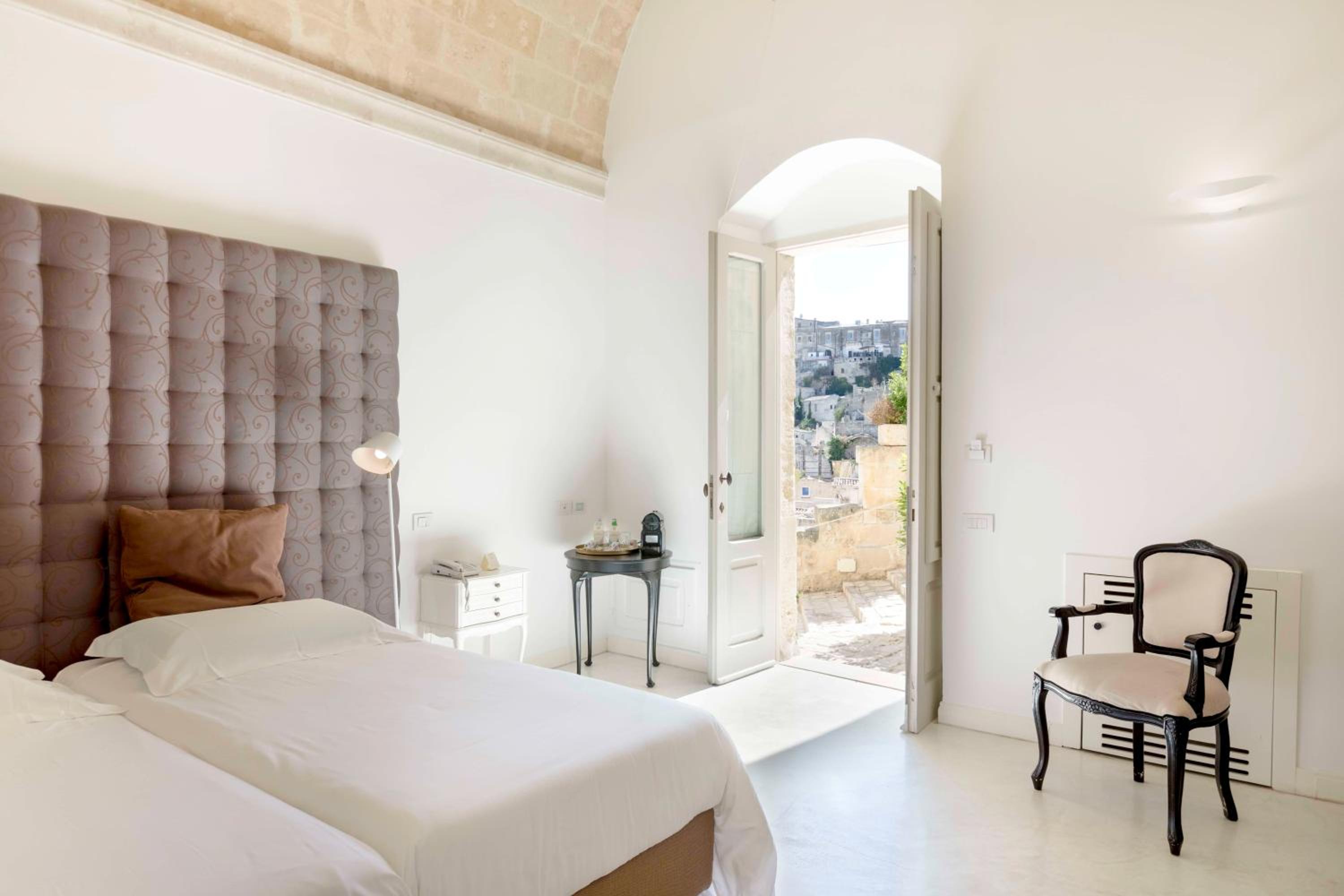  Double Room with City View - Photo 2