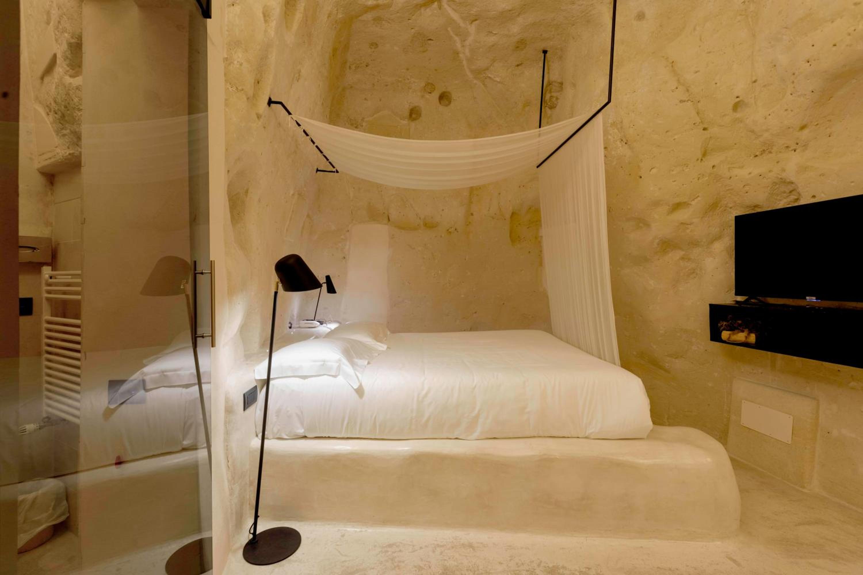 Double Room with Patio - Cave - Photo 5
