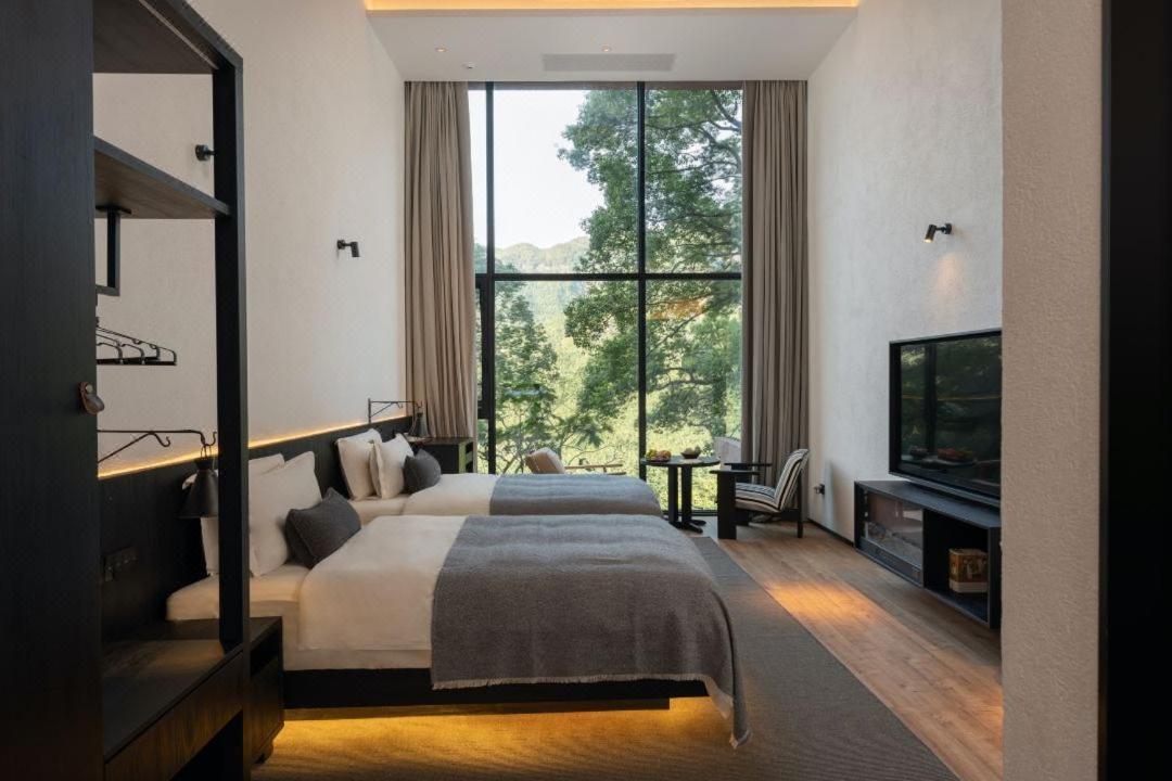 Twin Room with Bath photo 1