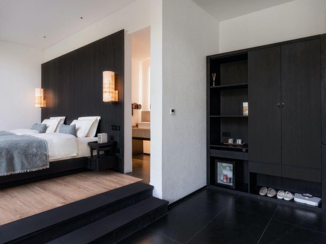 Twin Room with Mountain View photo 2