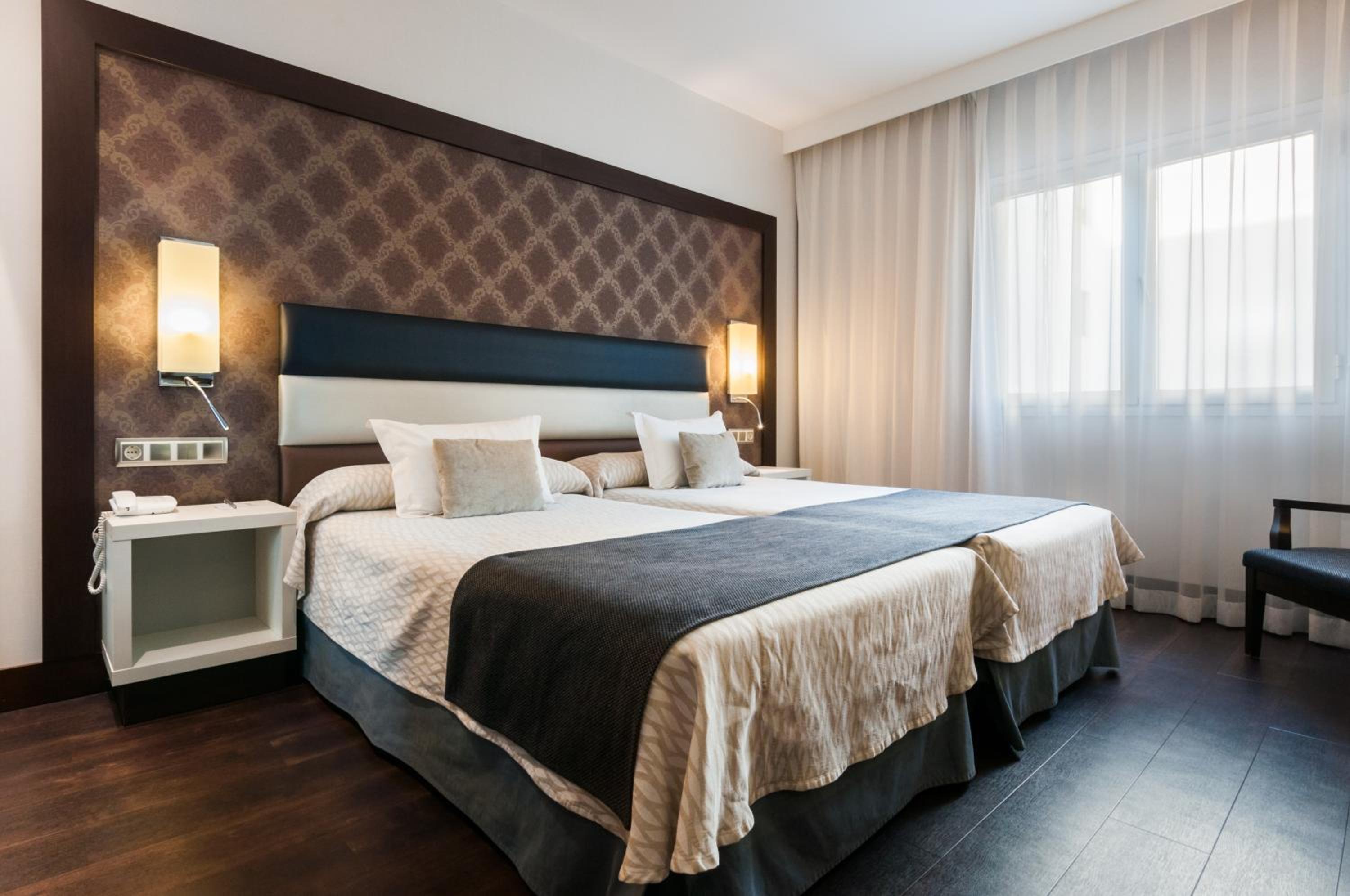 Deluxe Double or Twin Room - Photo 1