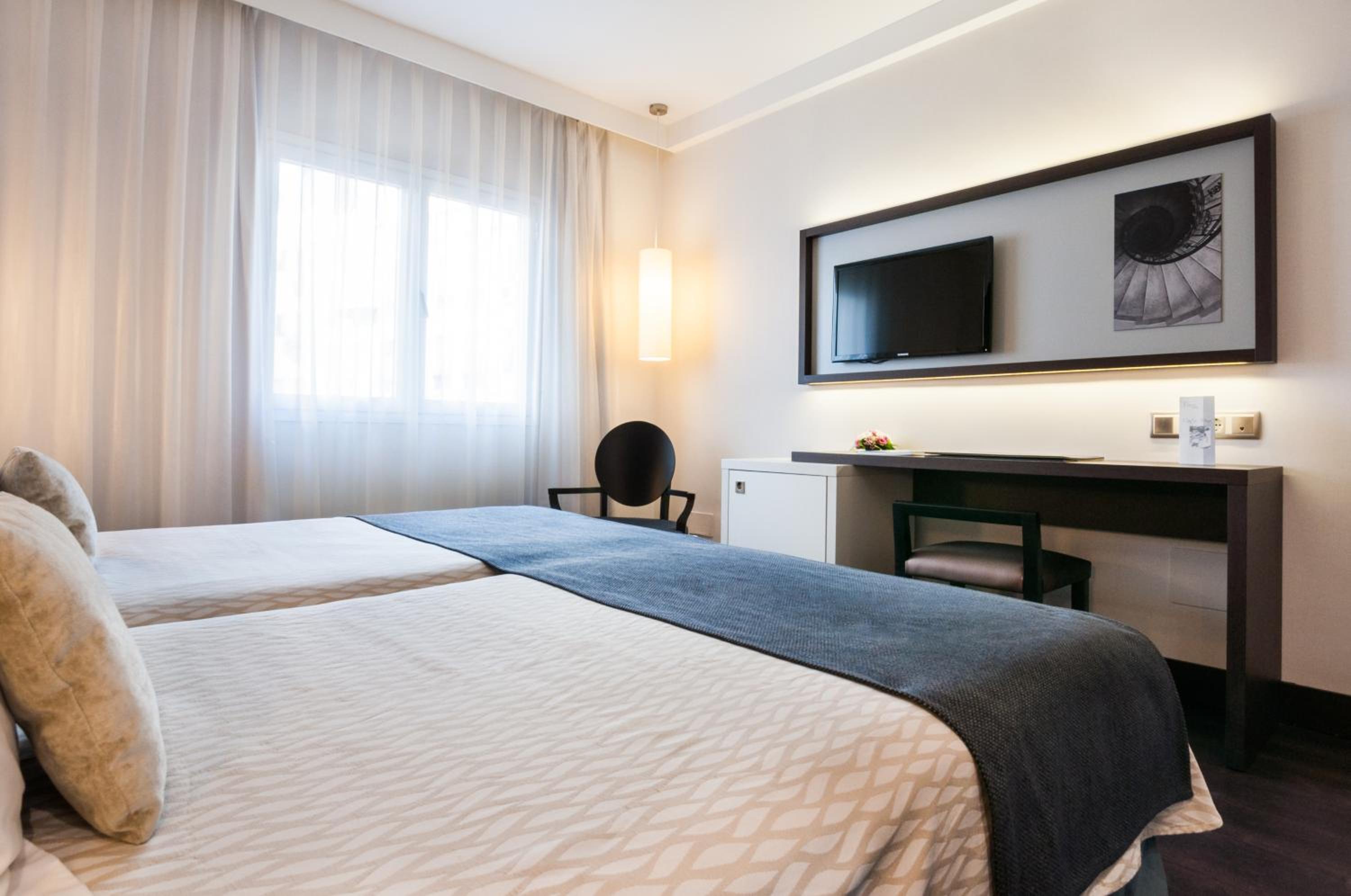 Deluxe Double or Twin Room - Photo 4