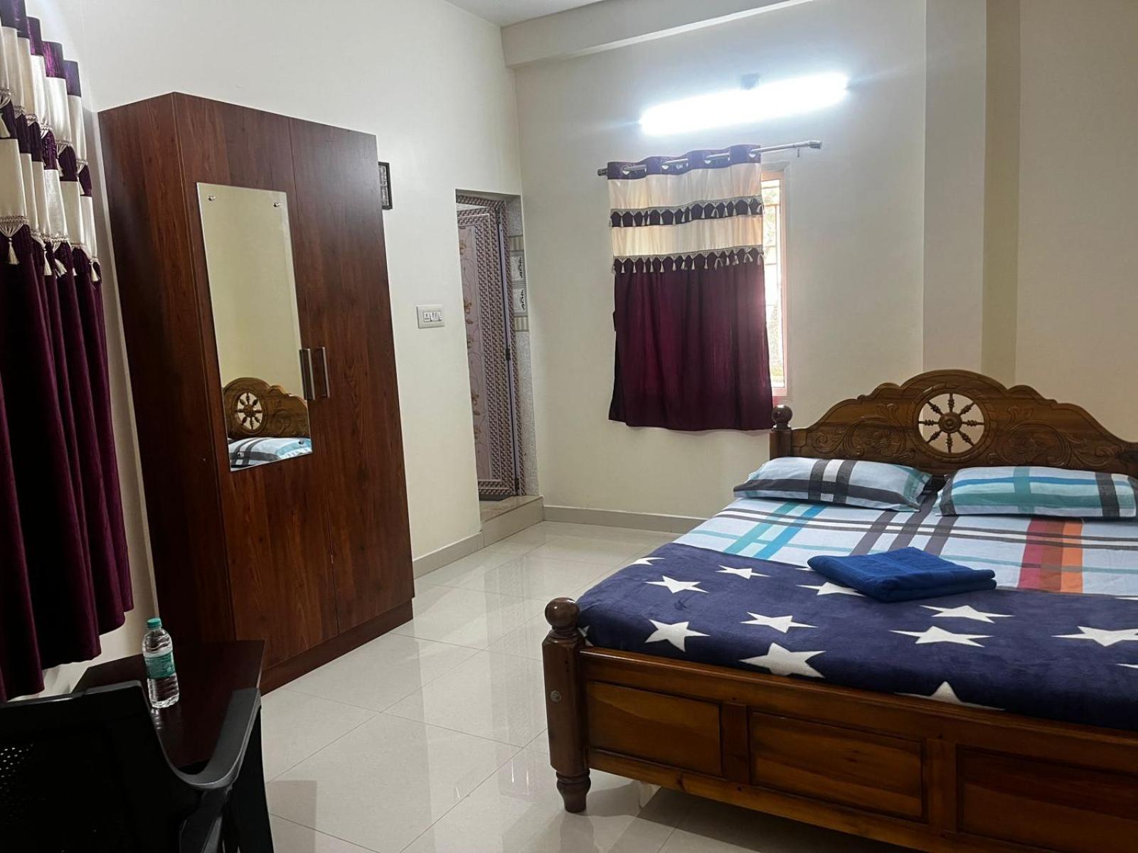 Budget Double Room - Photo 2