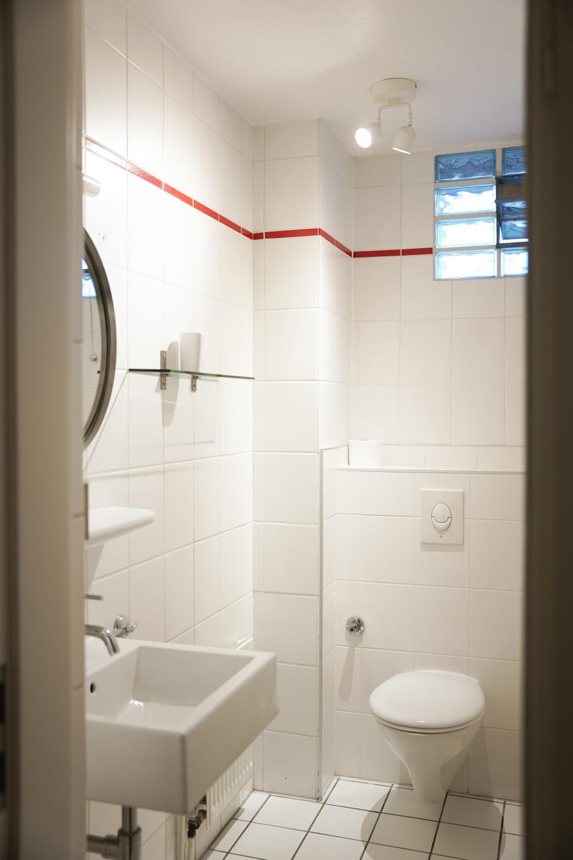 Twin Room with Shared Bathroom photo 2