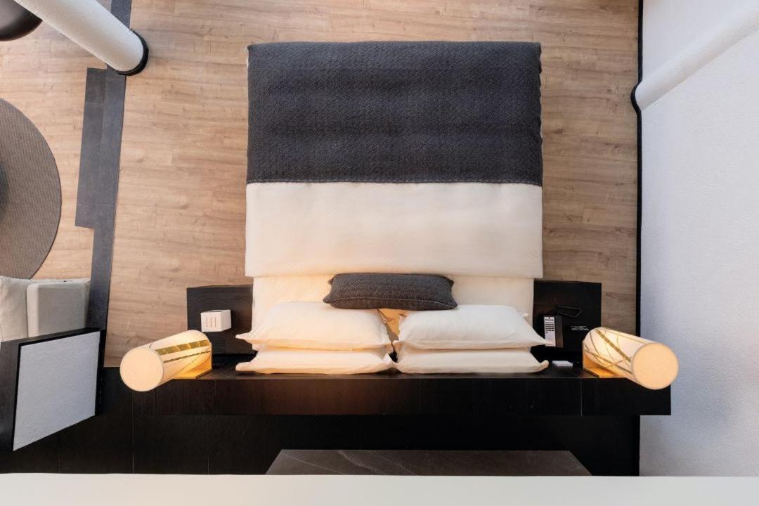 Superior Family Room photo 1