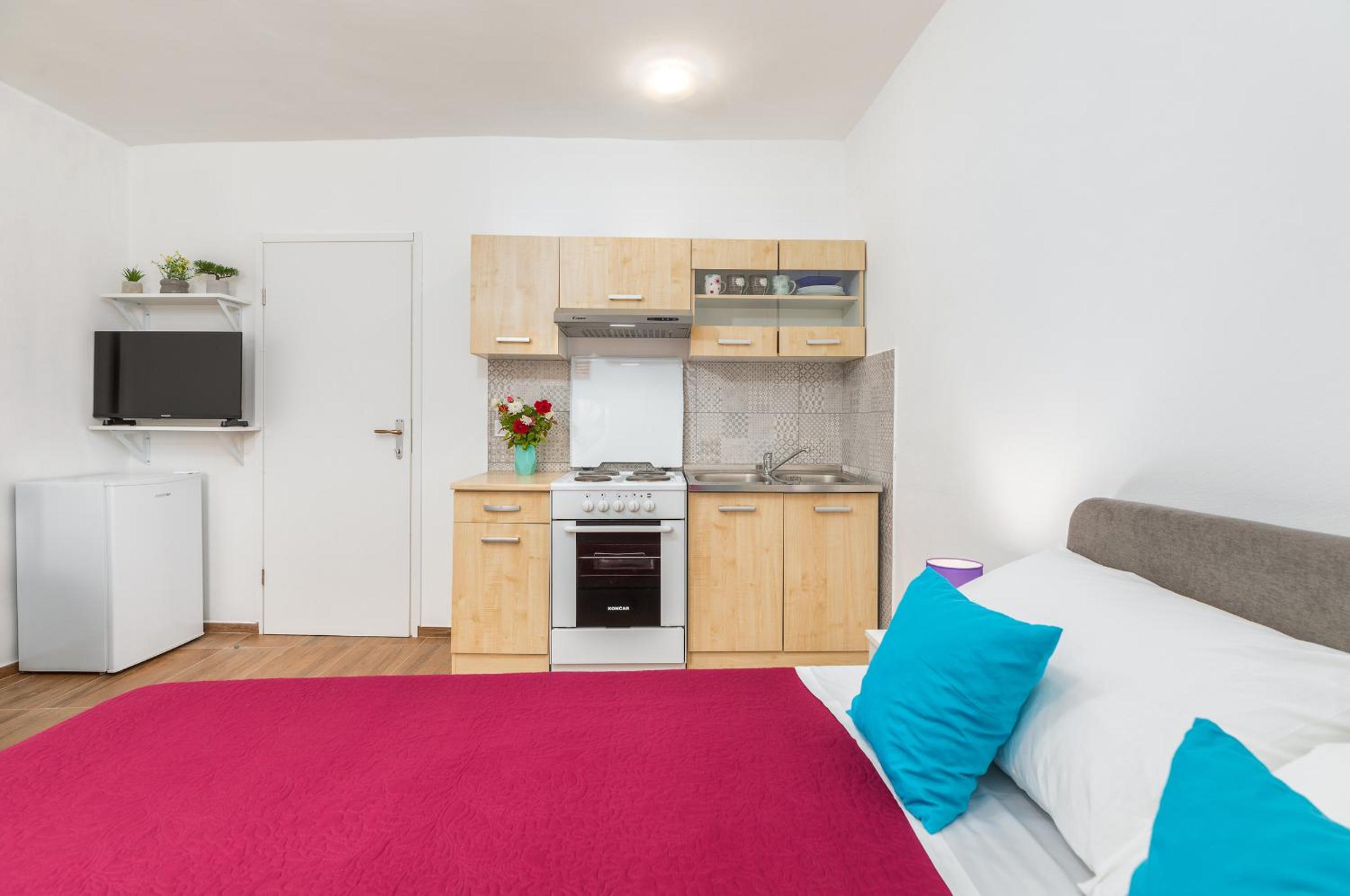Studio Apartment photo 1