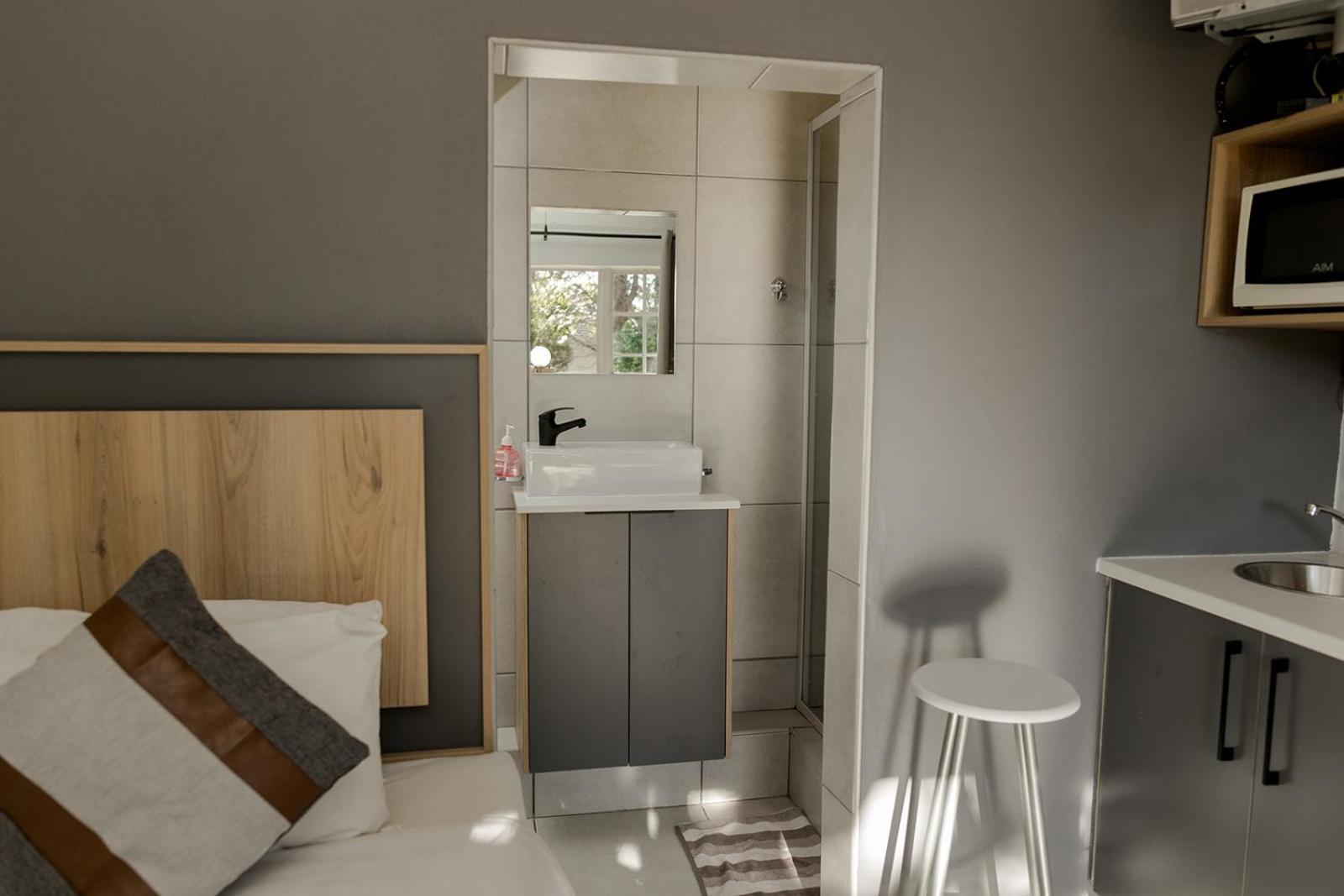 Single Room photo 3