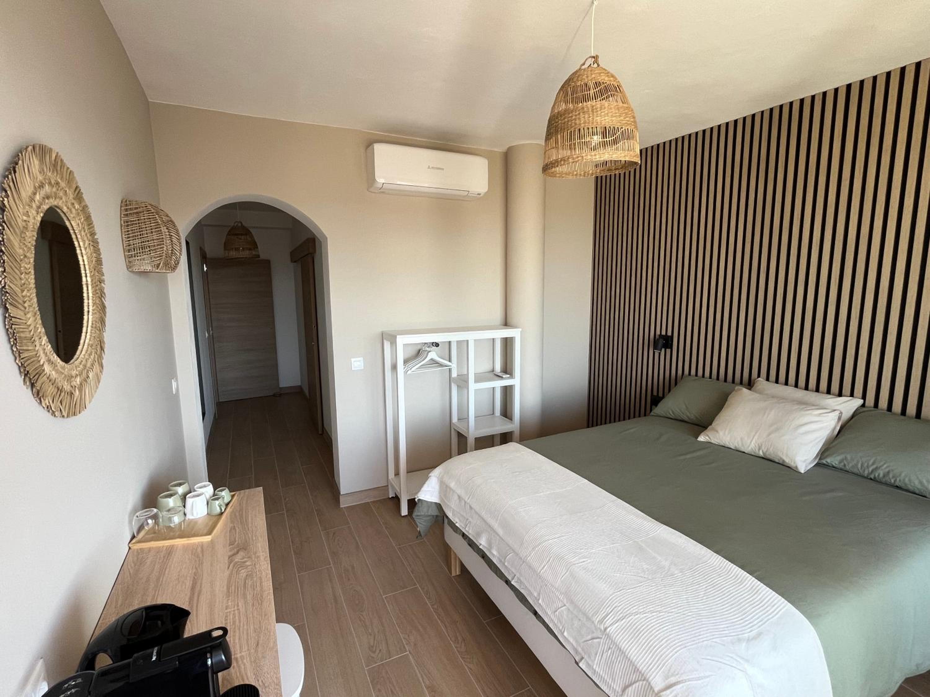 Double Room with Balcony and Sea View photo 3