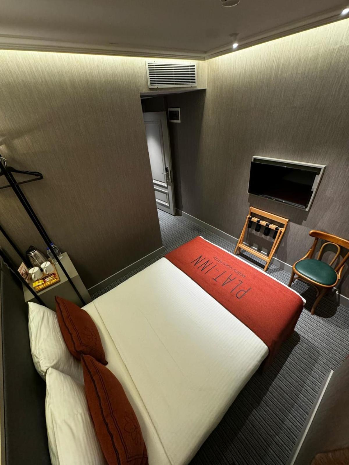 Budget Double Room photo 3