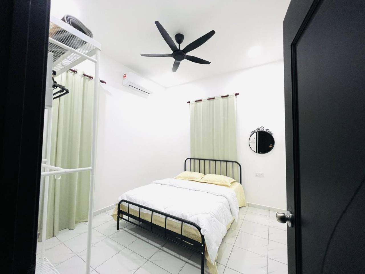 Two-Bedroom House photo 2