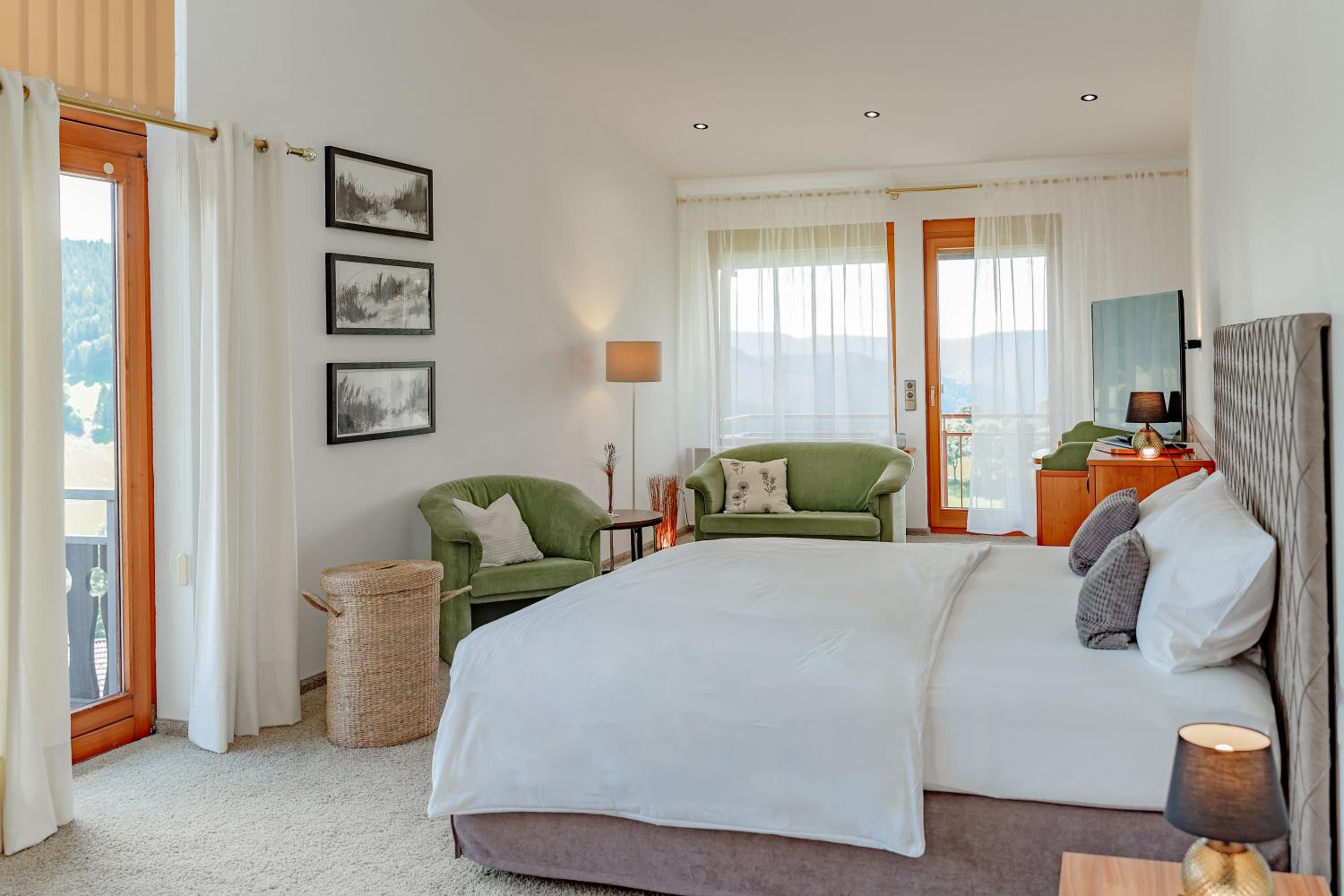 Junior Suite with Two Balconies with Access to Indoor Pool photo 1