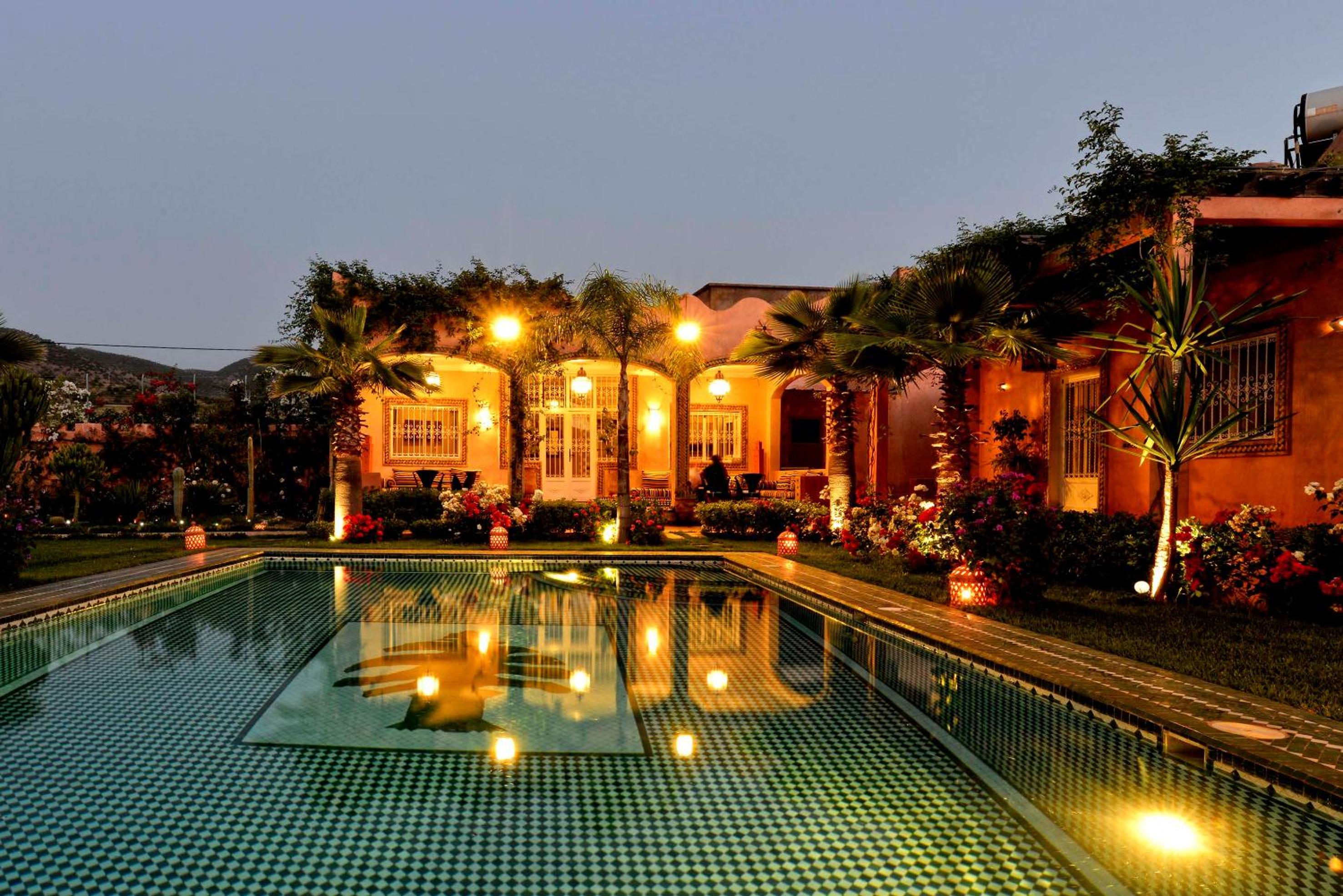 Villa with Private Pool - Photo 33