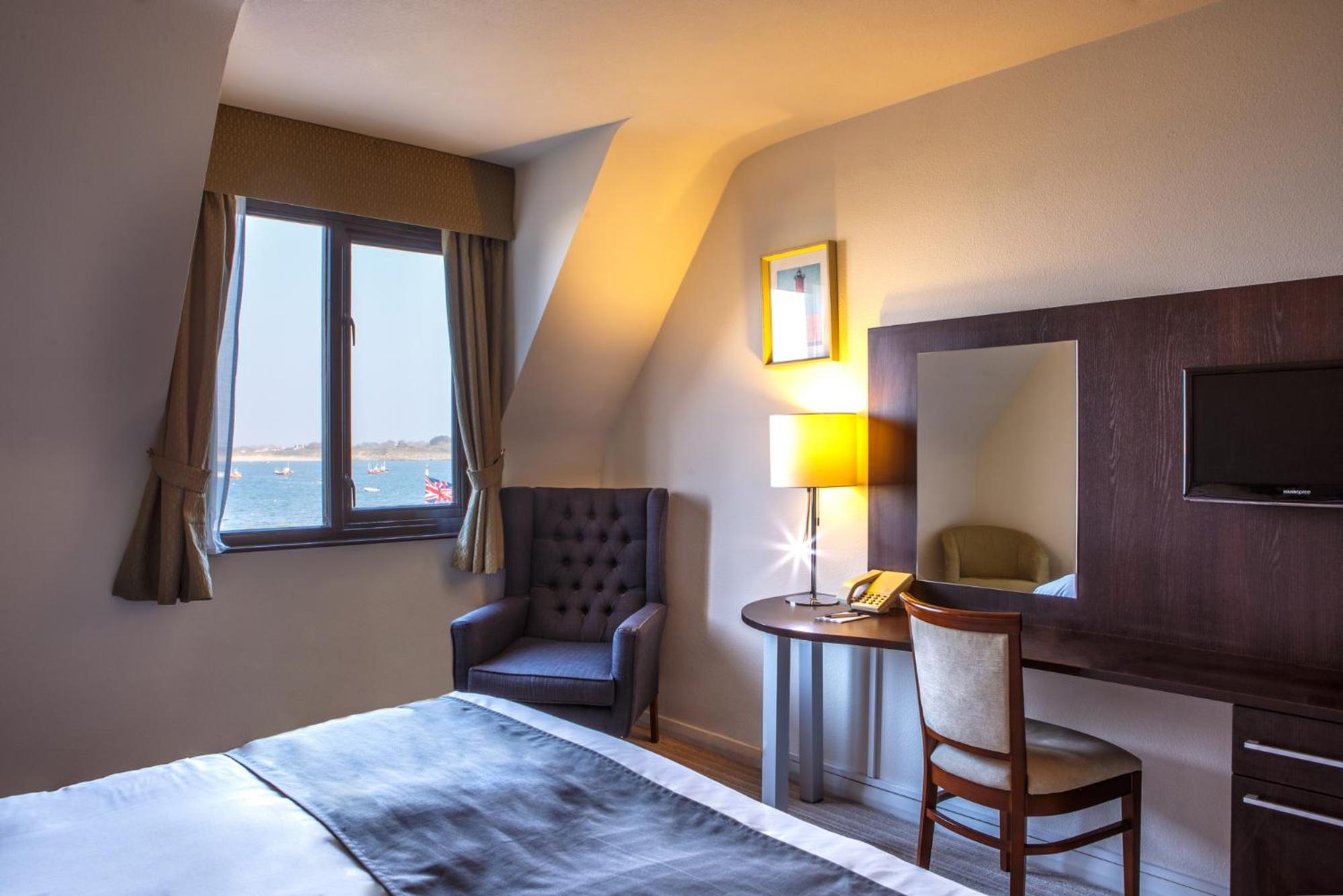 Double Room with Sea View - Photo 3