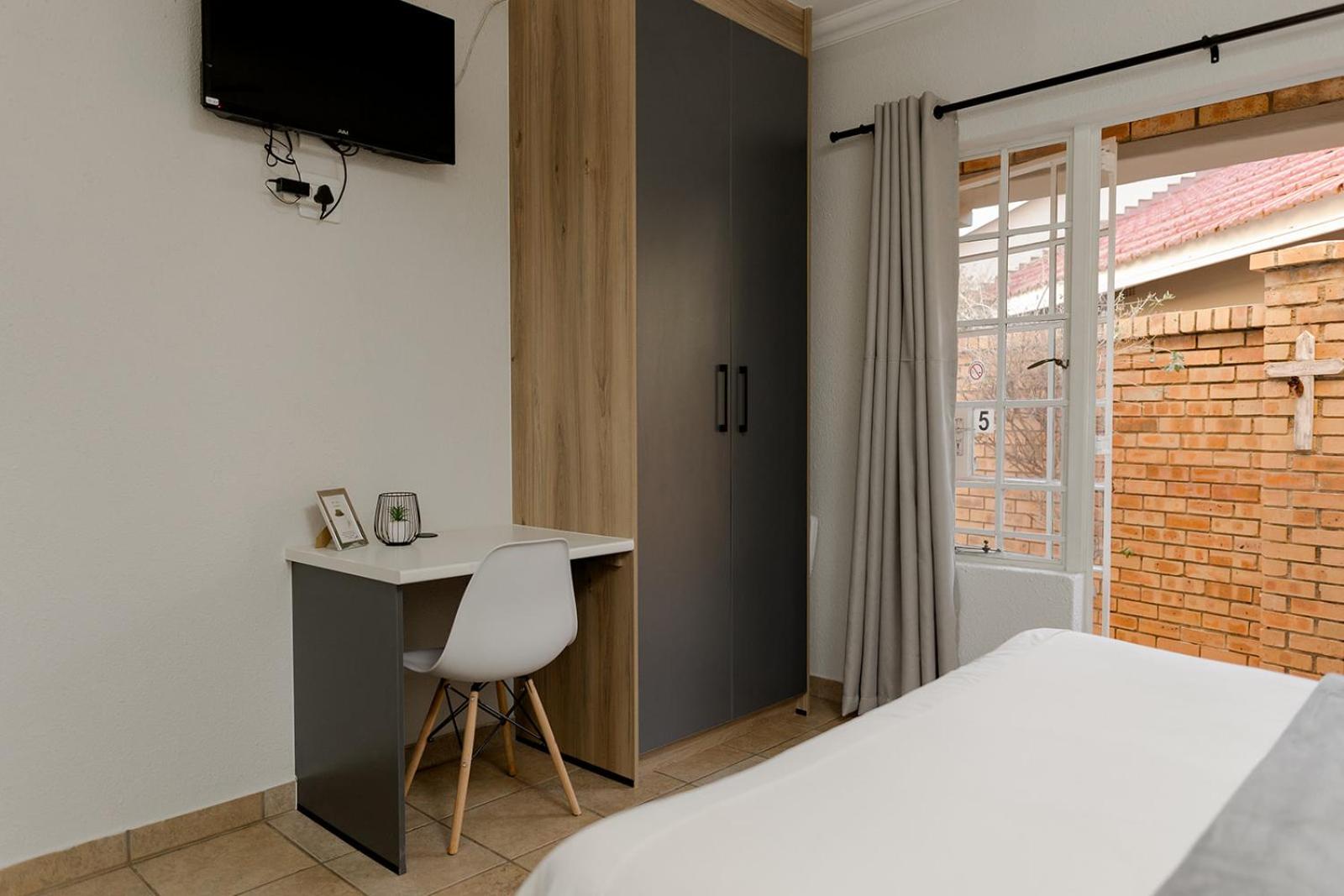 Standard Double Room photo 2