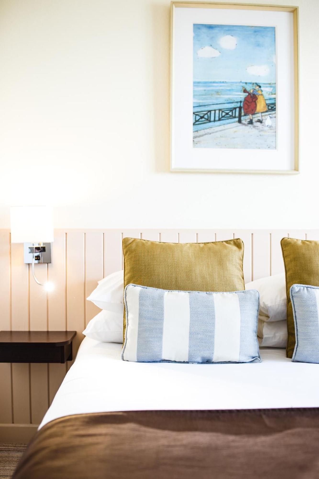 Twin/Double room with attached bathroom for Sole Occupancy photo 3