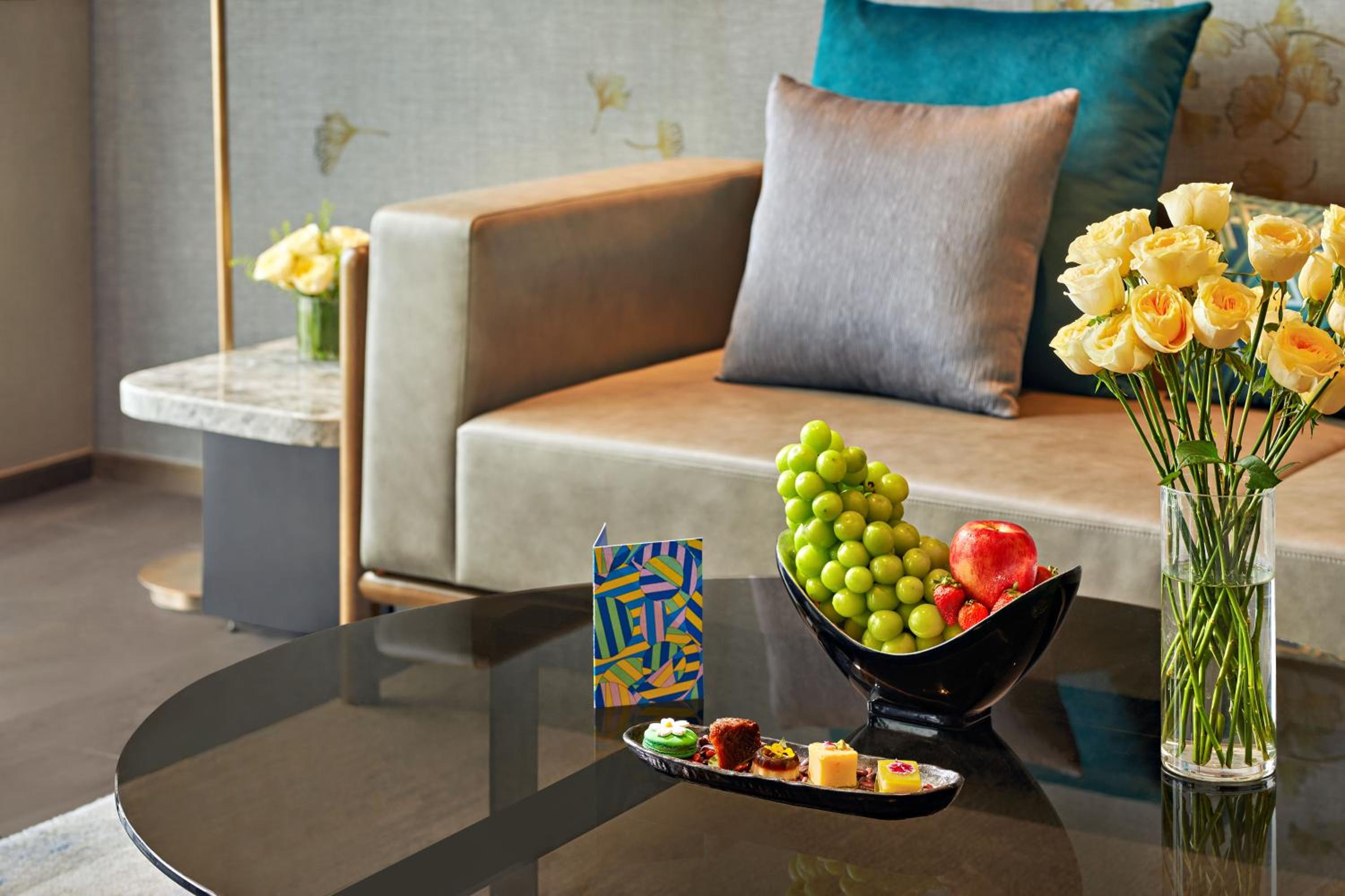 Deluxe King Suite - Lounge Access - Photo 4