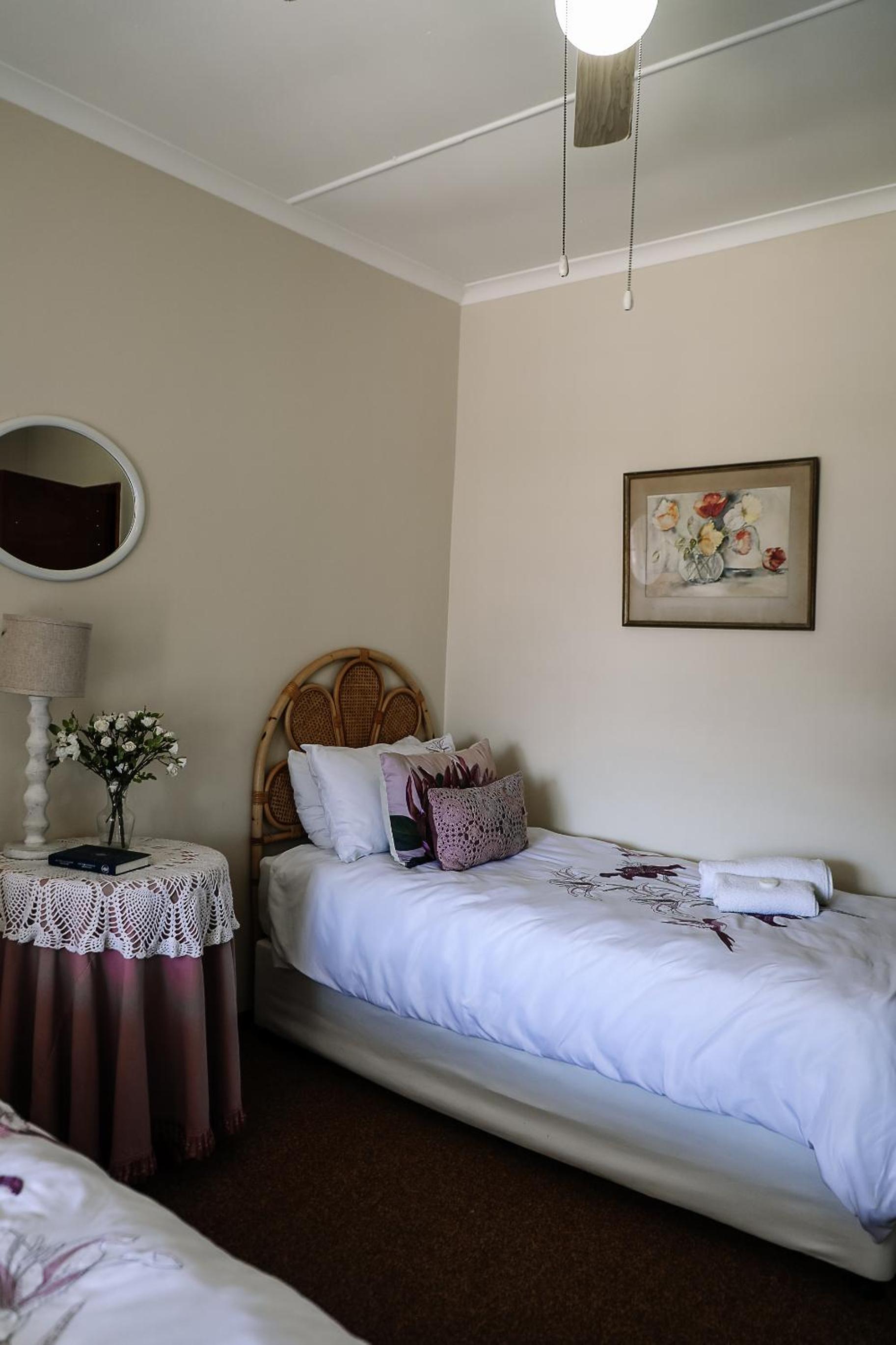 Twin Room with Shared Bathroom photo 3