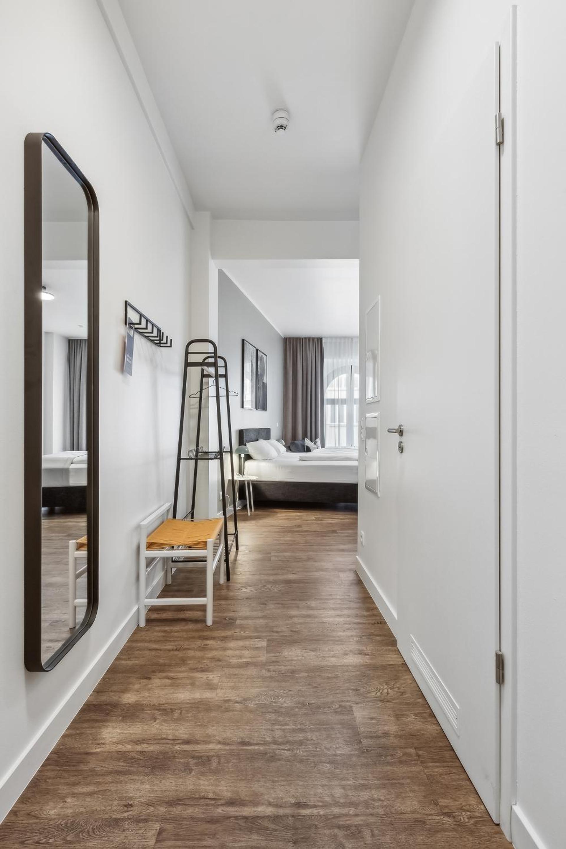 Suite - Photo 3