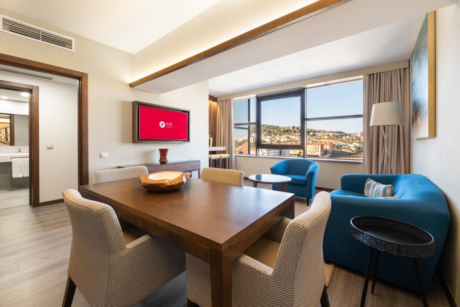 Suite with Castle View ( free Parking )