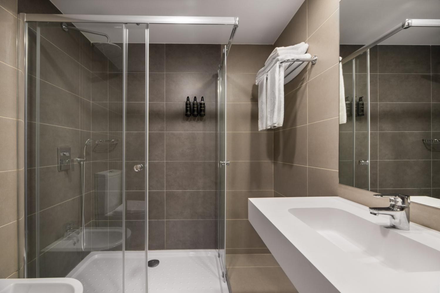 Deluxe Twin Room ( free Parking ) - Photo 2