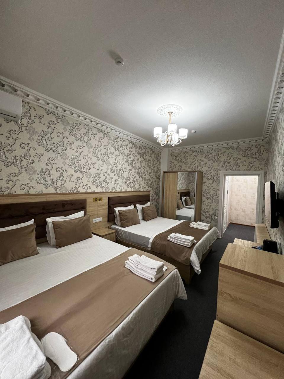 King Room with Two King Beds - Photo 2