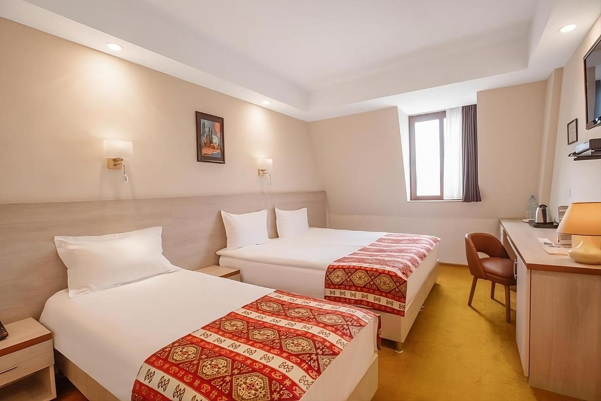 Economy Triple Room