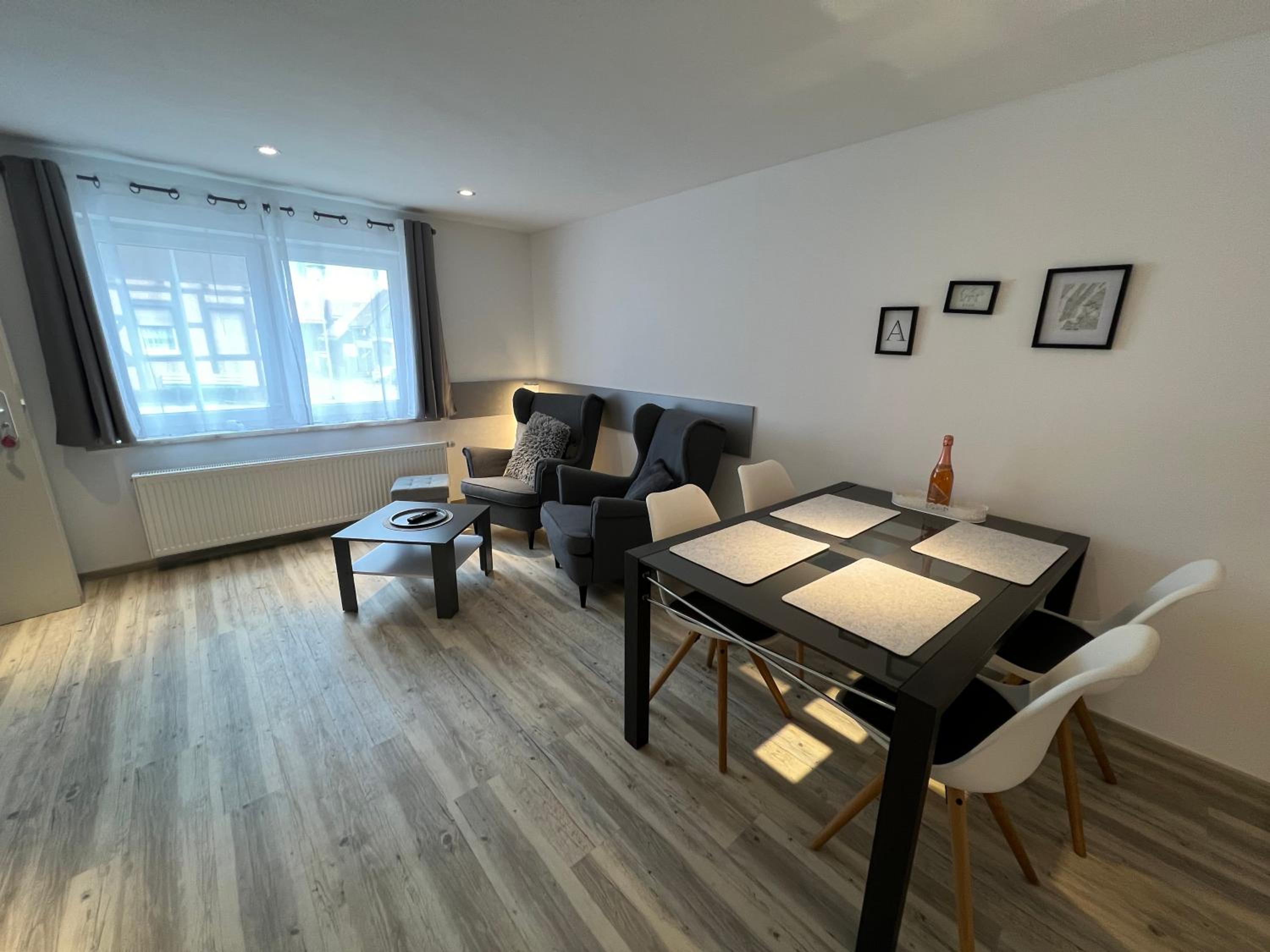 One-Bedroom Apartment photo 1