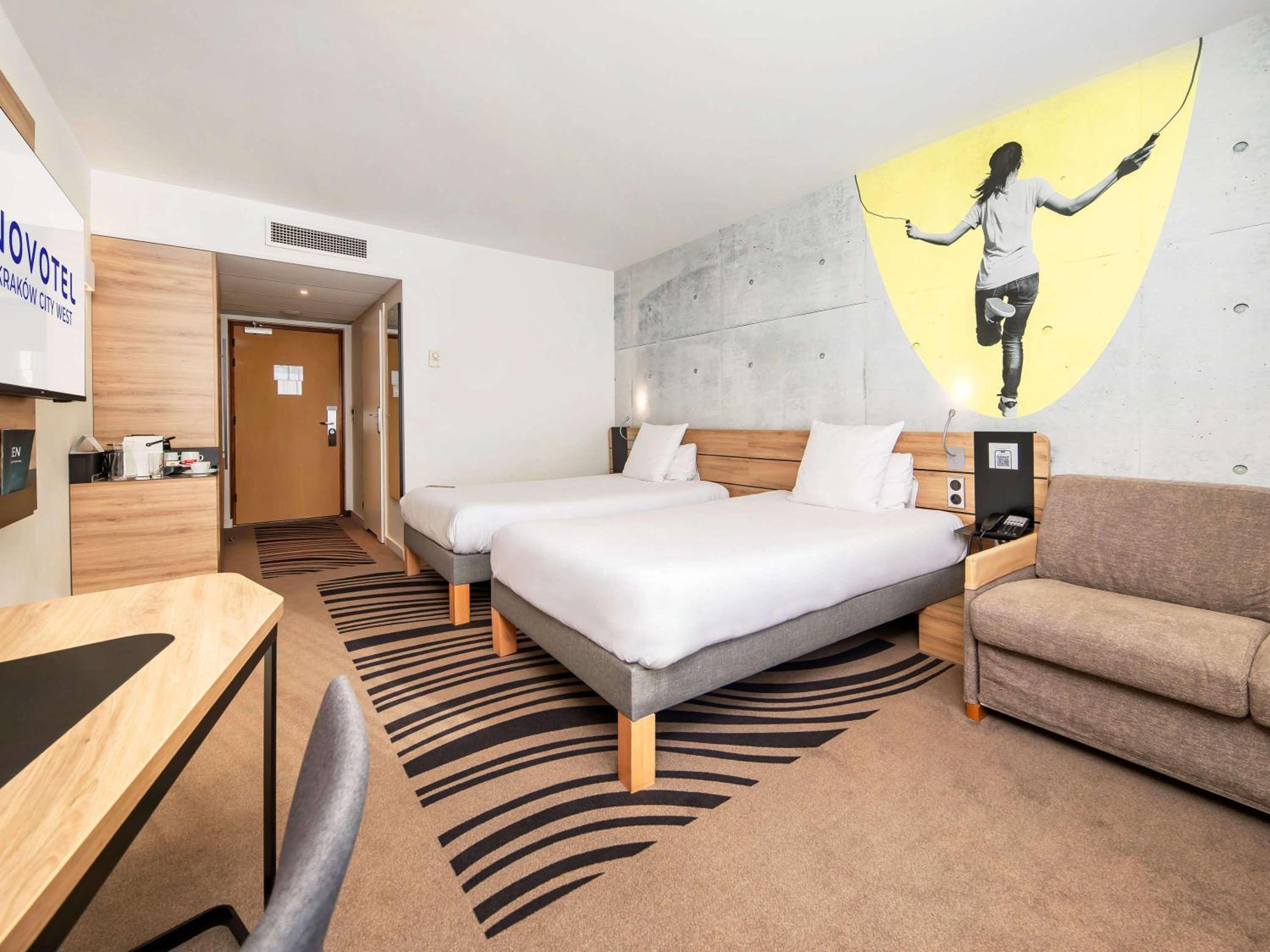 Executive Room with Two Big Beds - Photo 3
