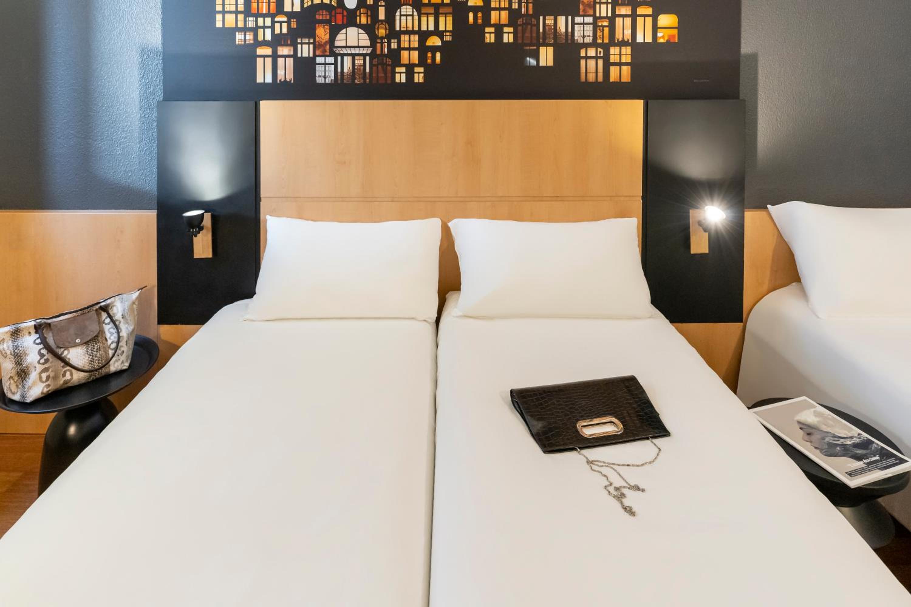 Standard Room with Two Single Beds - Photo 3