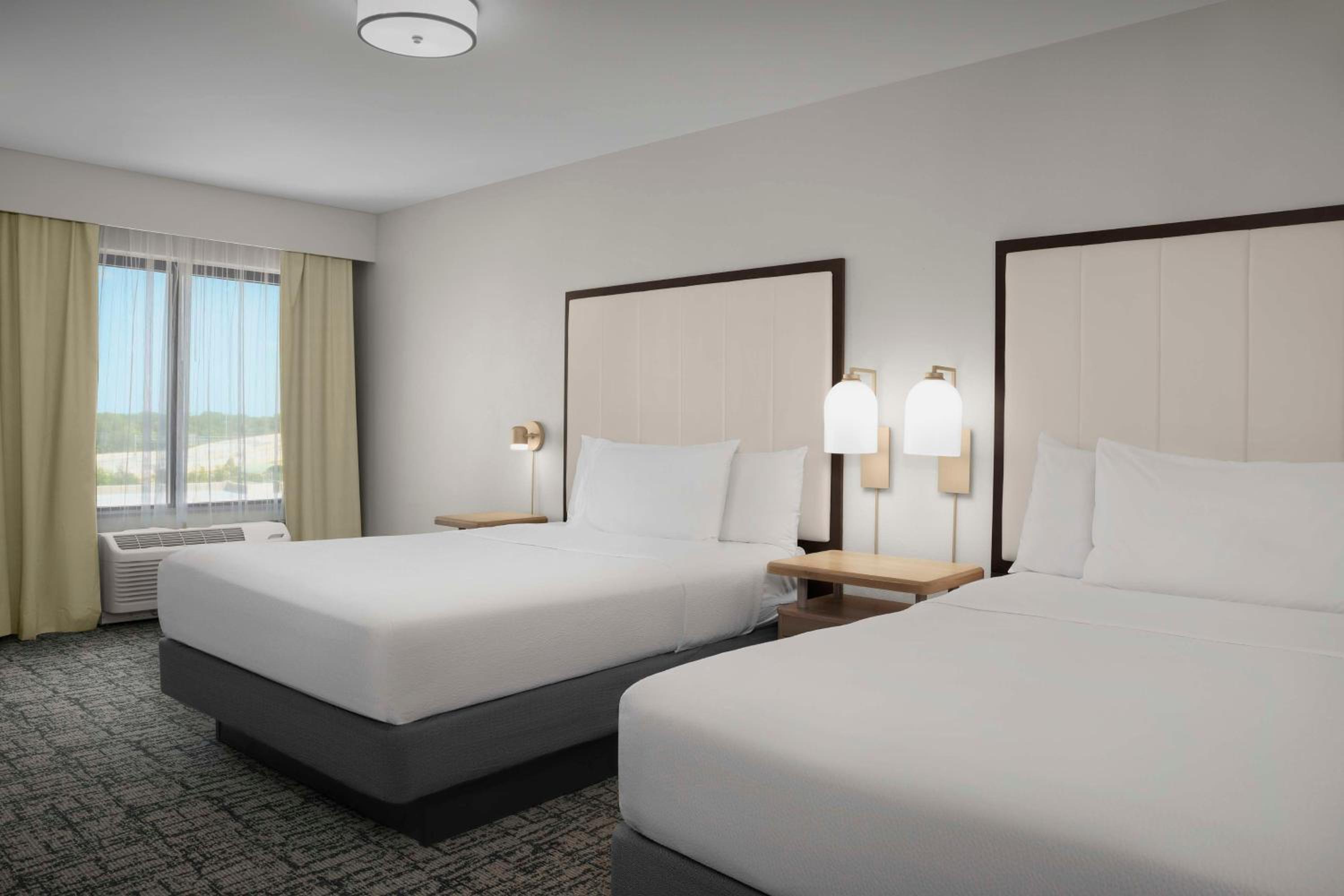 One-Bedroom Suite with Two Queen Beds - Photo 1