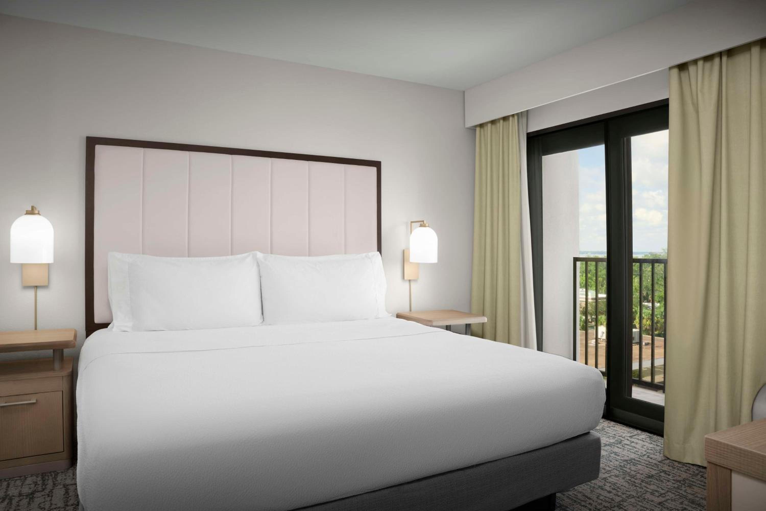 One-Bedroom King Suite - Photo 2