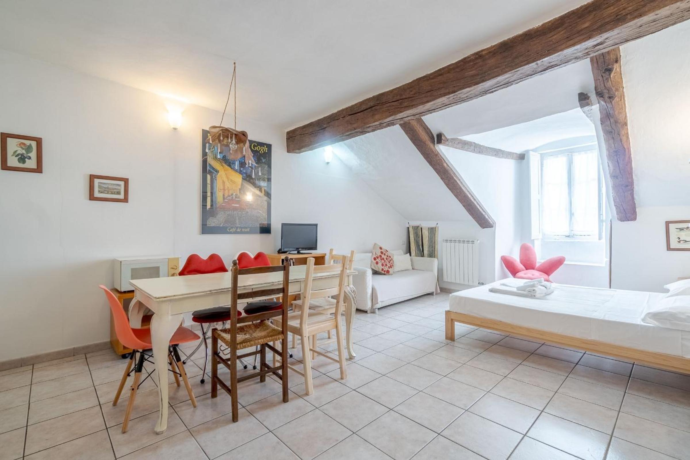 One-Bedroom Apartment - Photo 13
