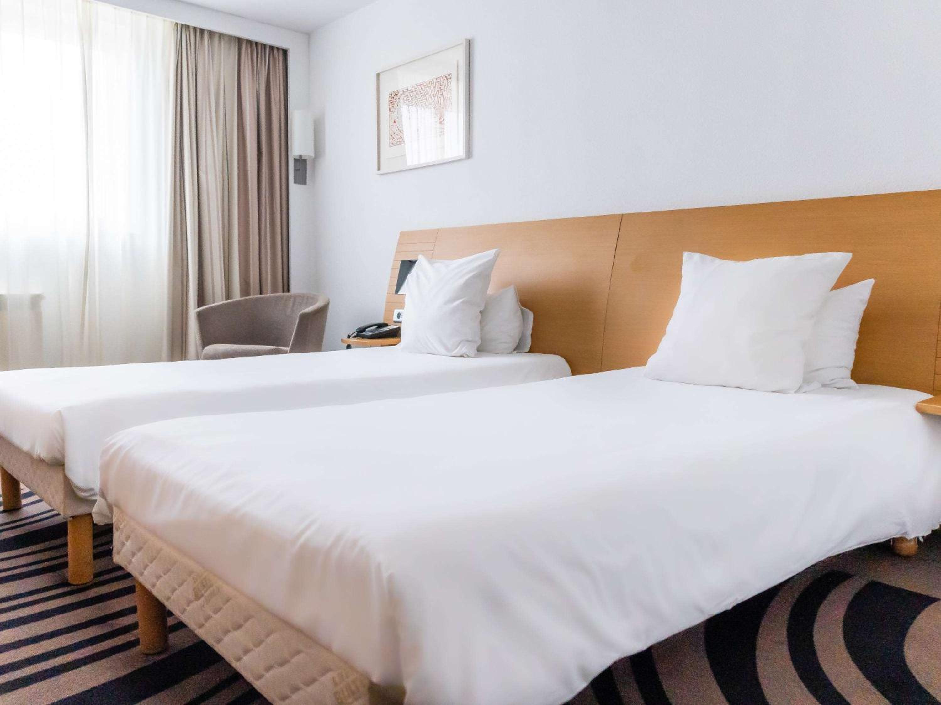 Superior Room with two single beds - Photo 14