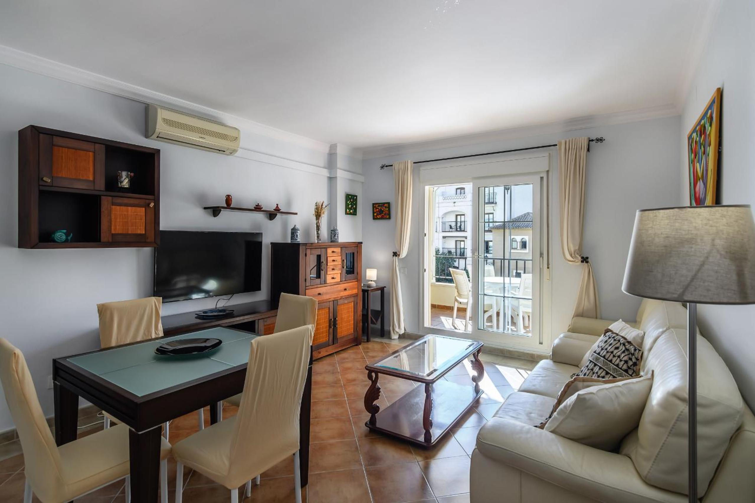 Apartamento de dos habitaciones con balcón