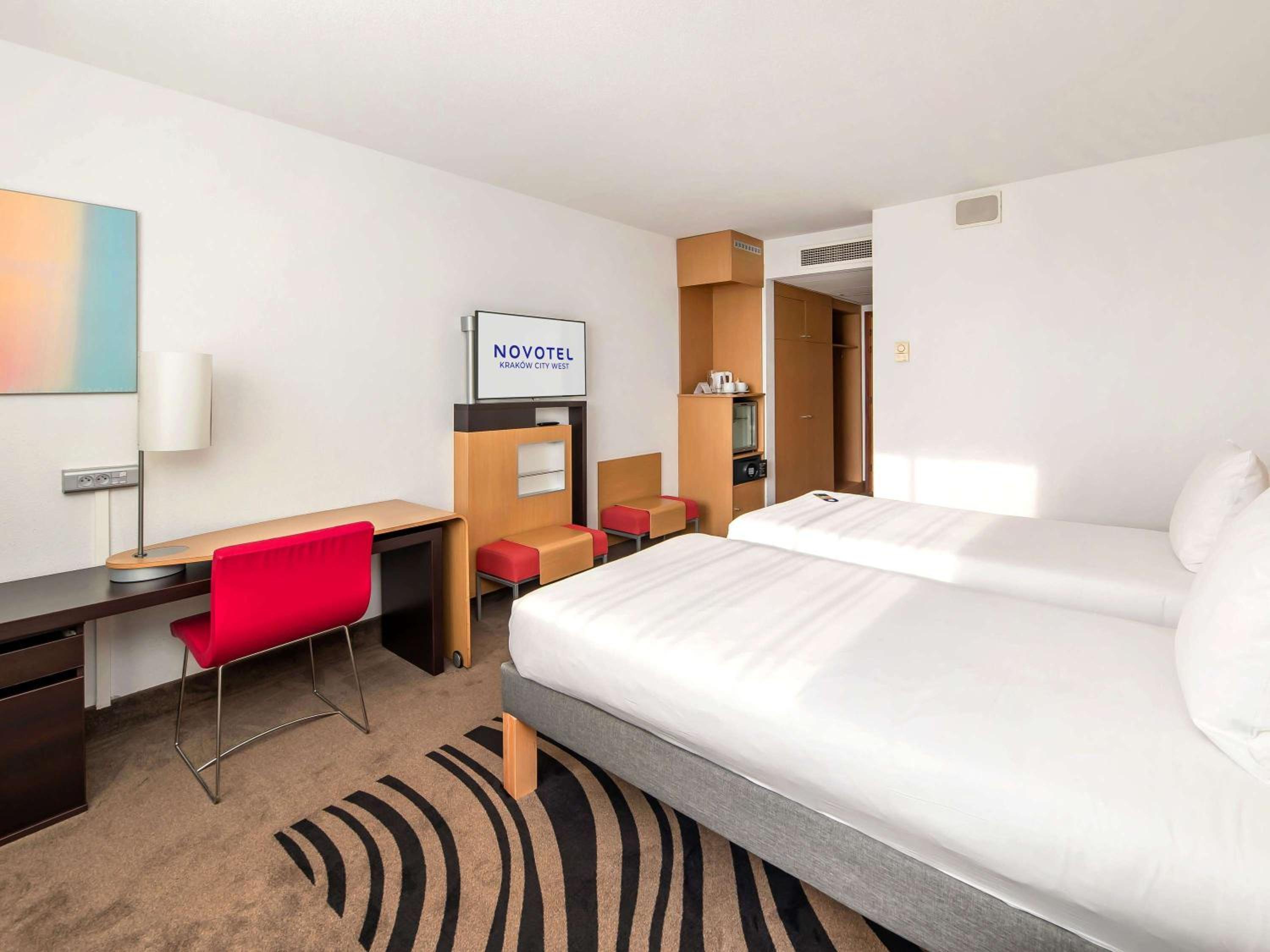 Superior Room with two single beds - Photo 12