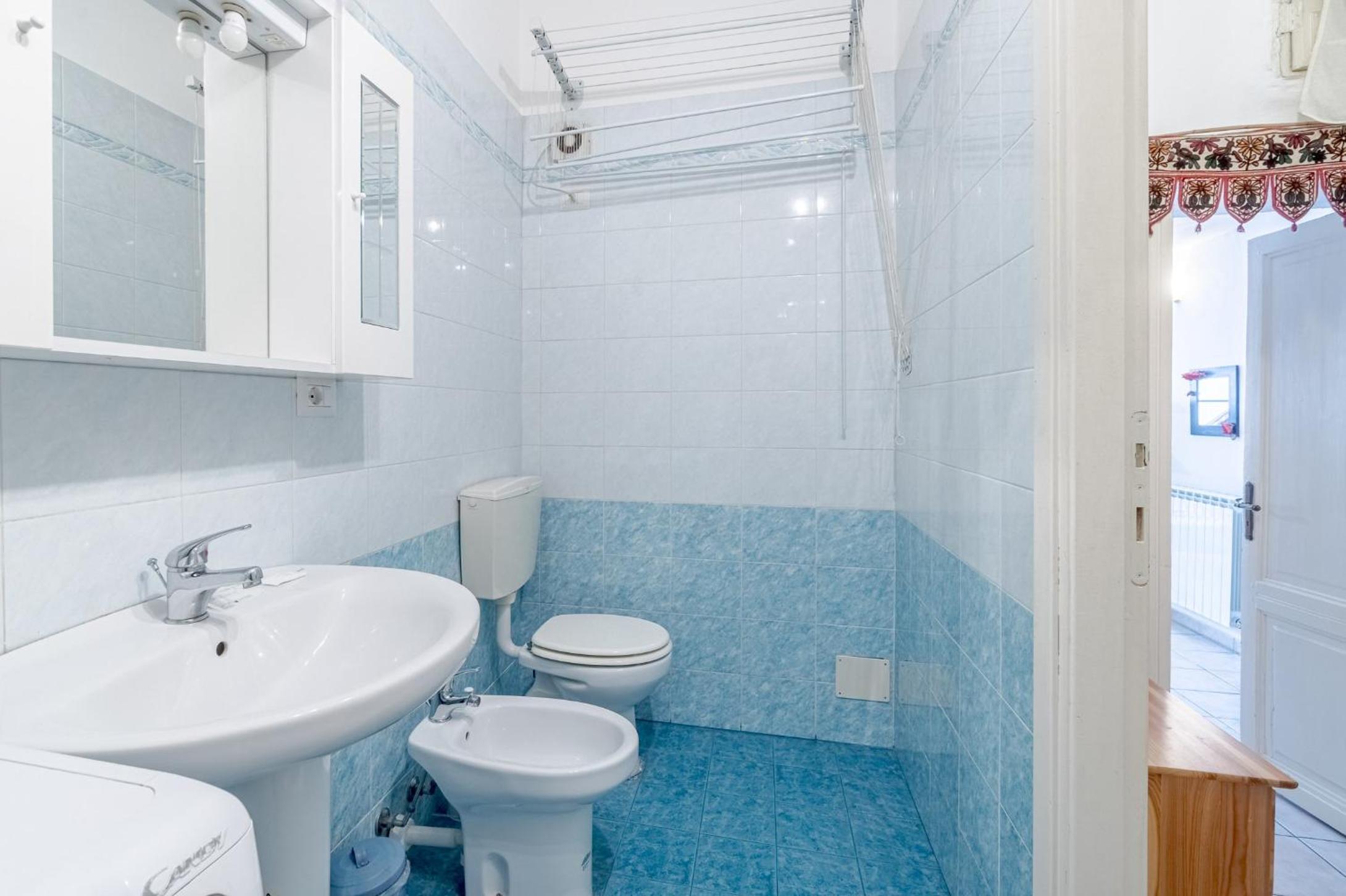 One-Bedroom Apartment - Photo 3