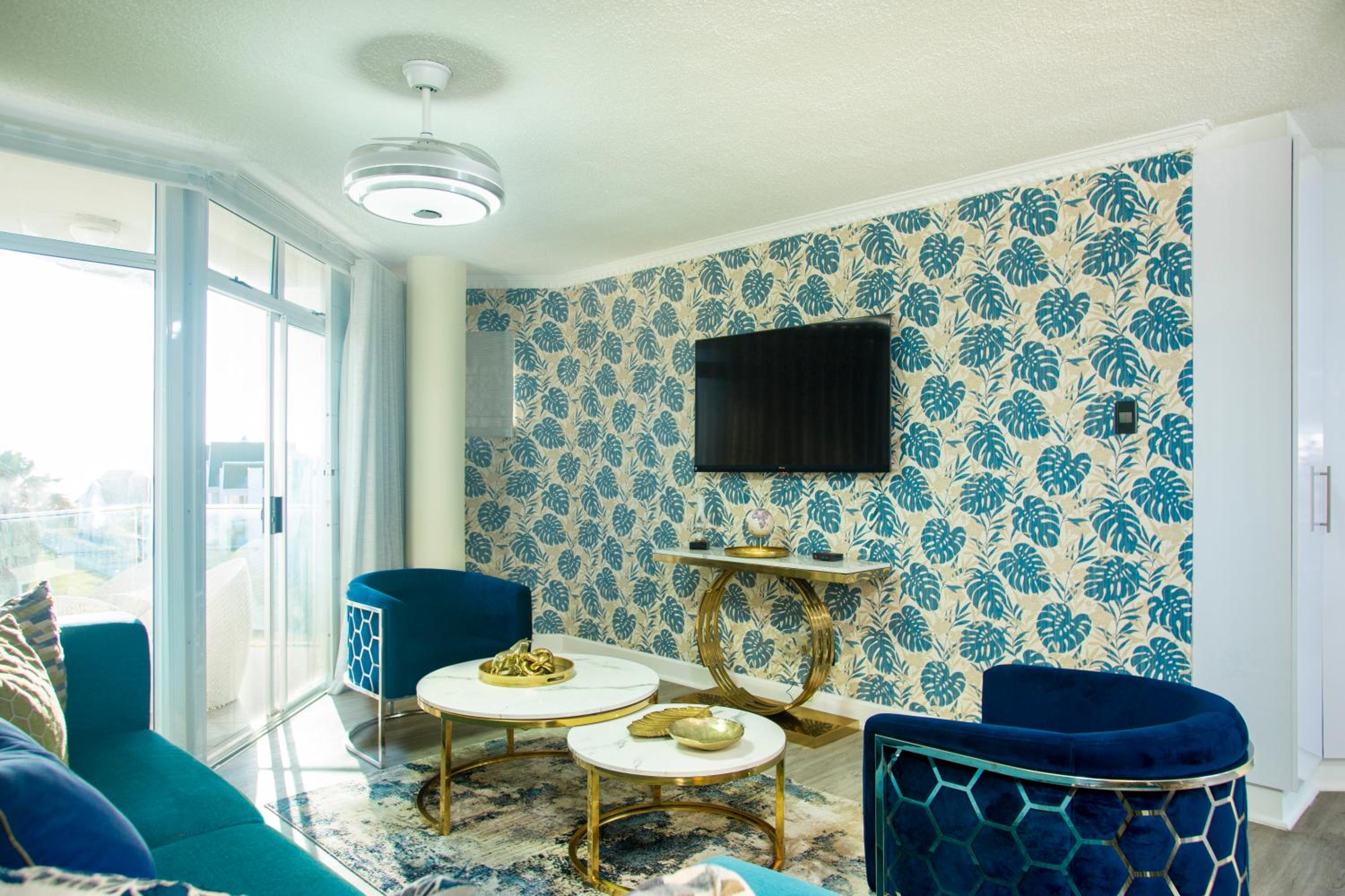 Three-Bedroom Apartment With Sea View photo 2