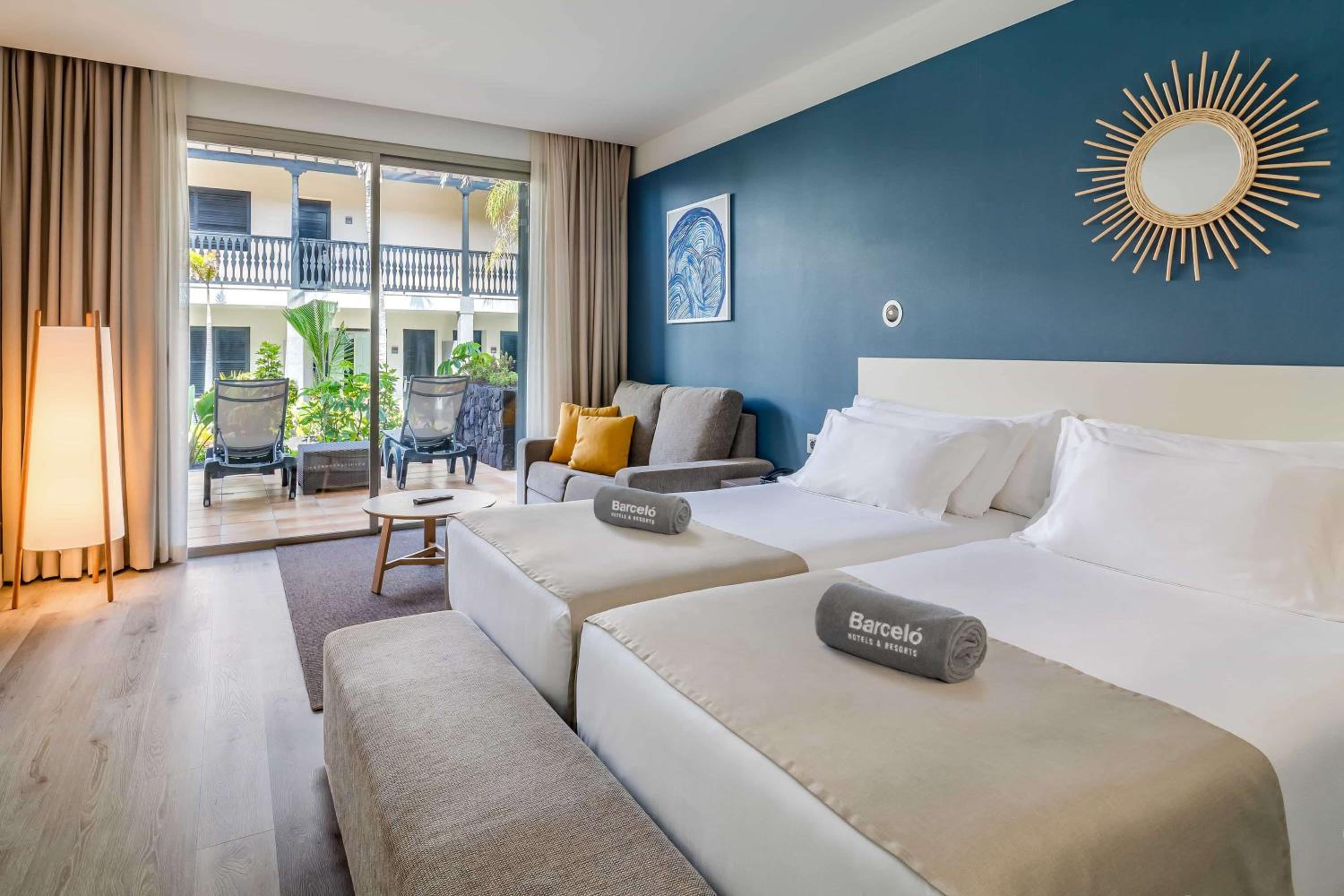 Deluxe Suite - Photo 11