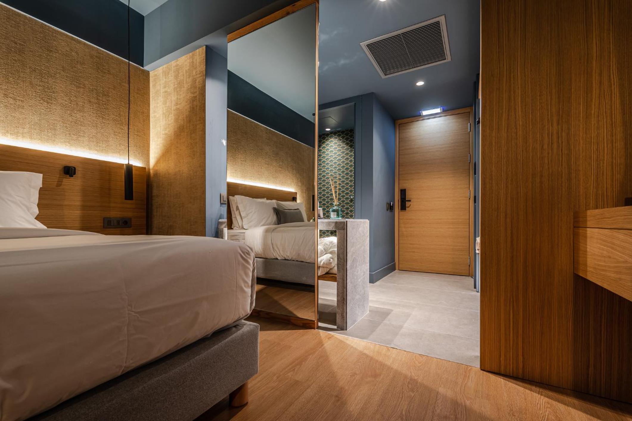 Double or Twin Room - Photo 15
