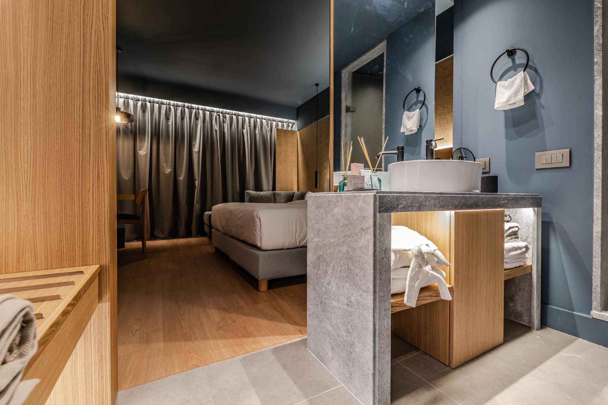 Double or Twin Room - Photo 10