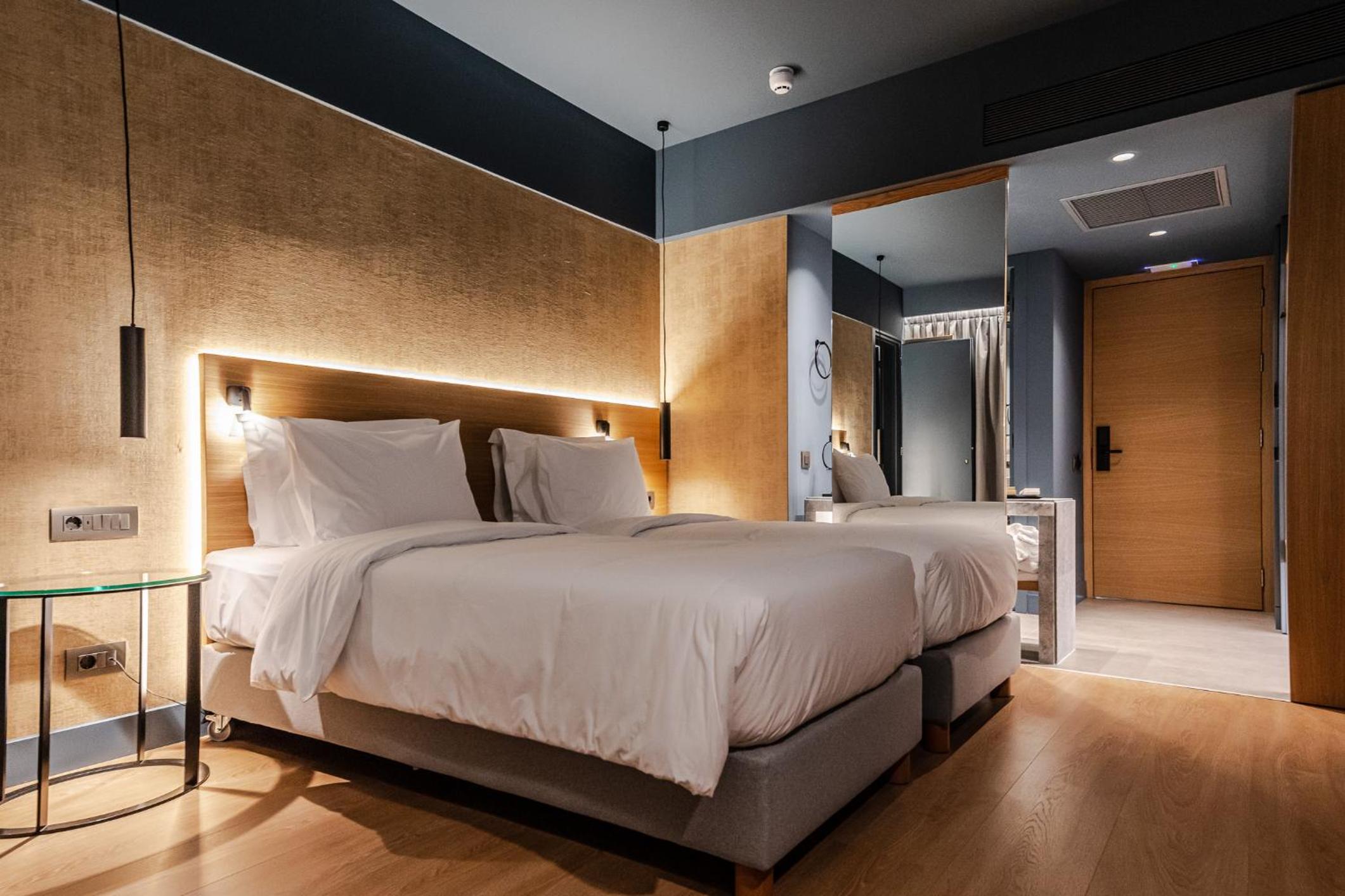 Superior Double or Twin Room with Mountain View - Photo 19