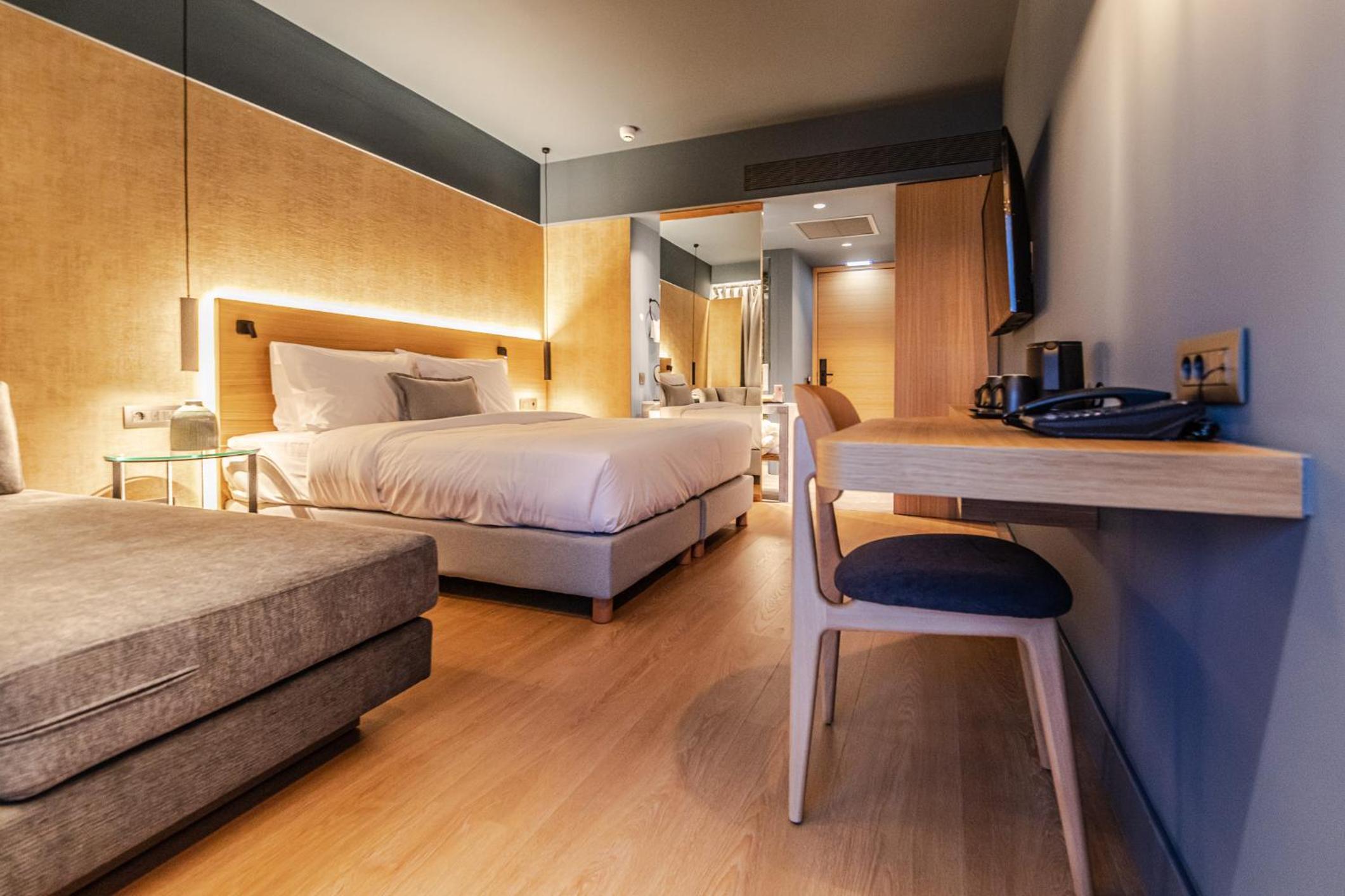 Superior Double or Twin Room with Mountain View - Photo 50