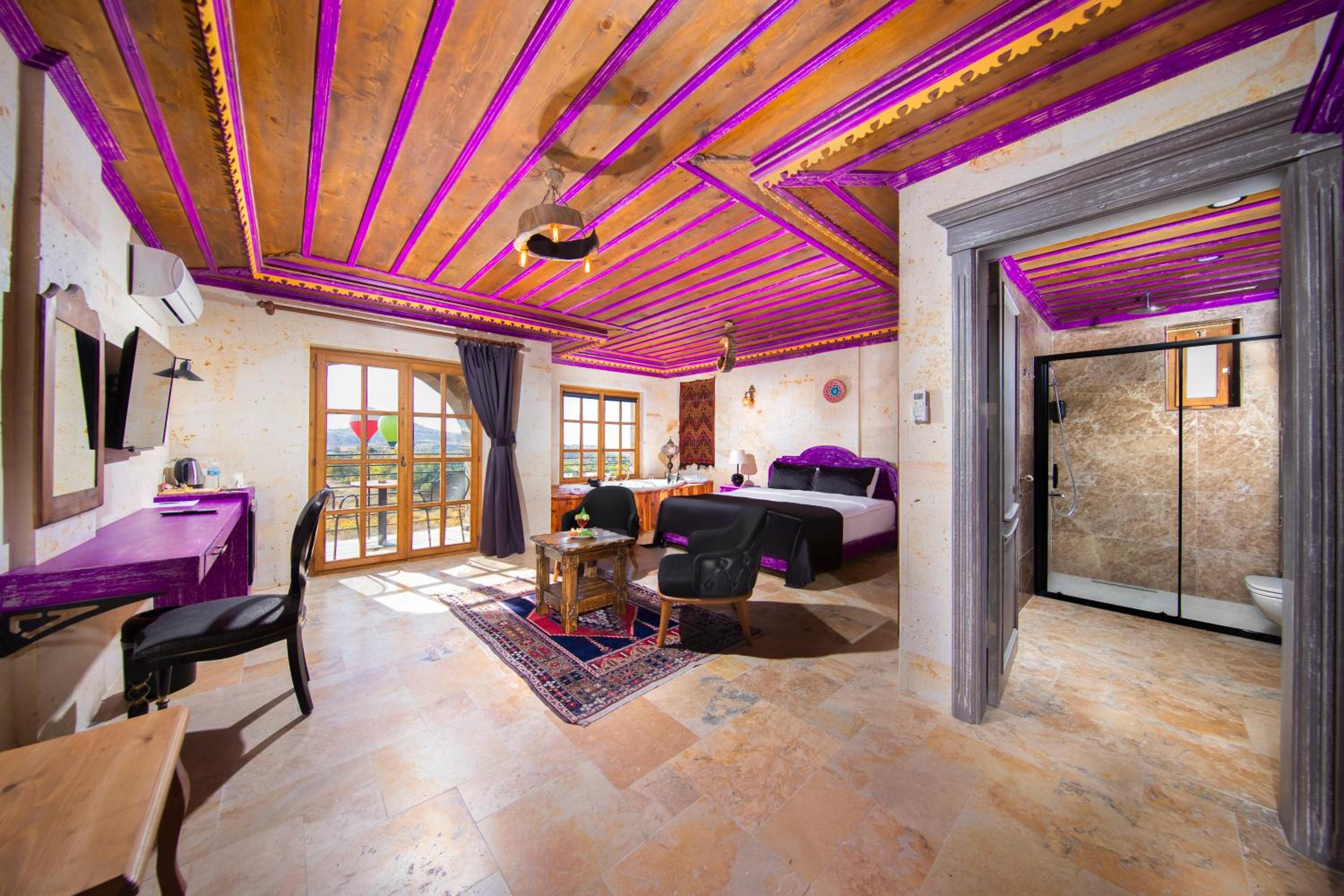 King Suite - Photo 4
