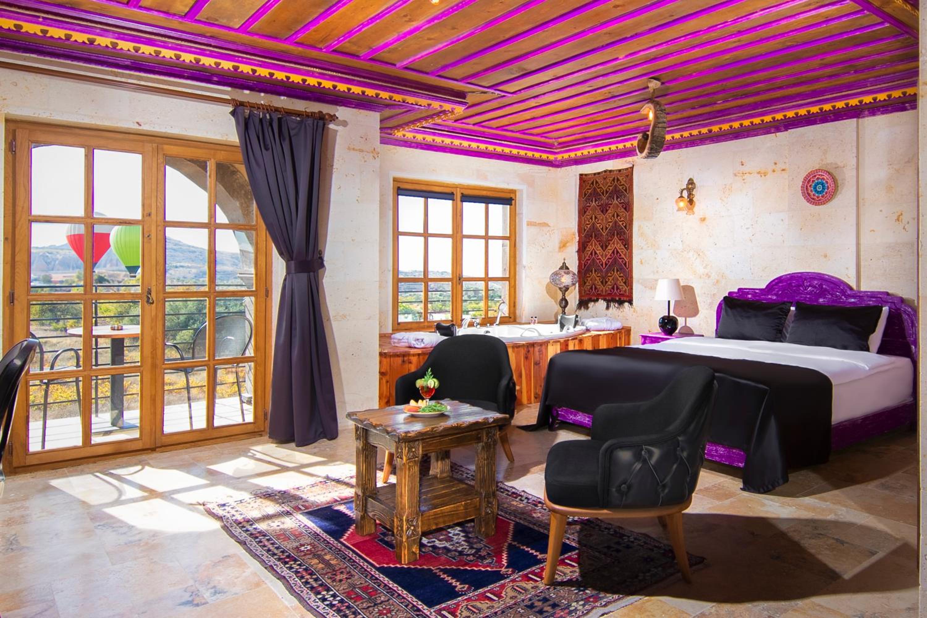King Suite - Photo 5