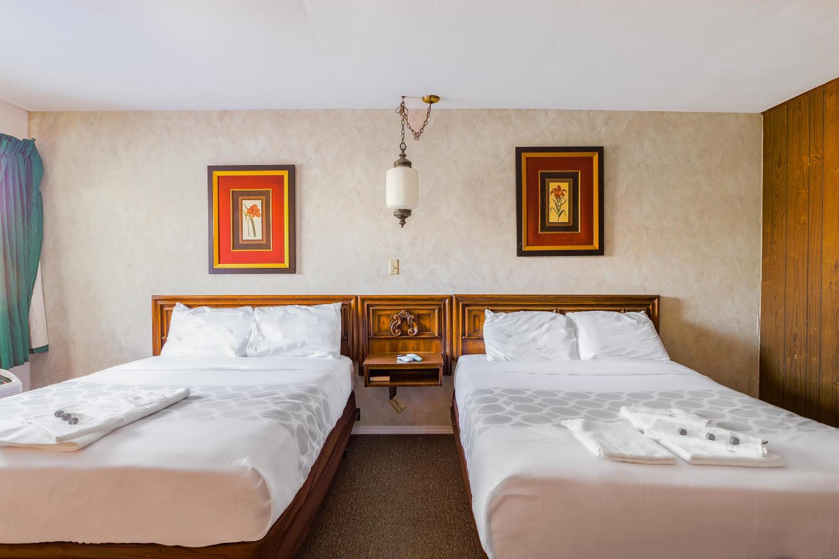 2 Queen Bed - Photo 5