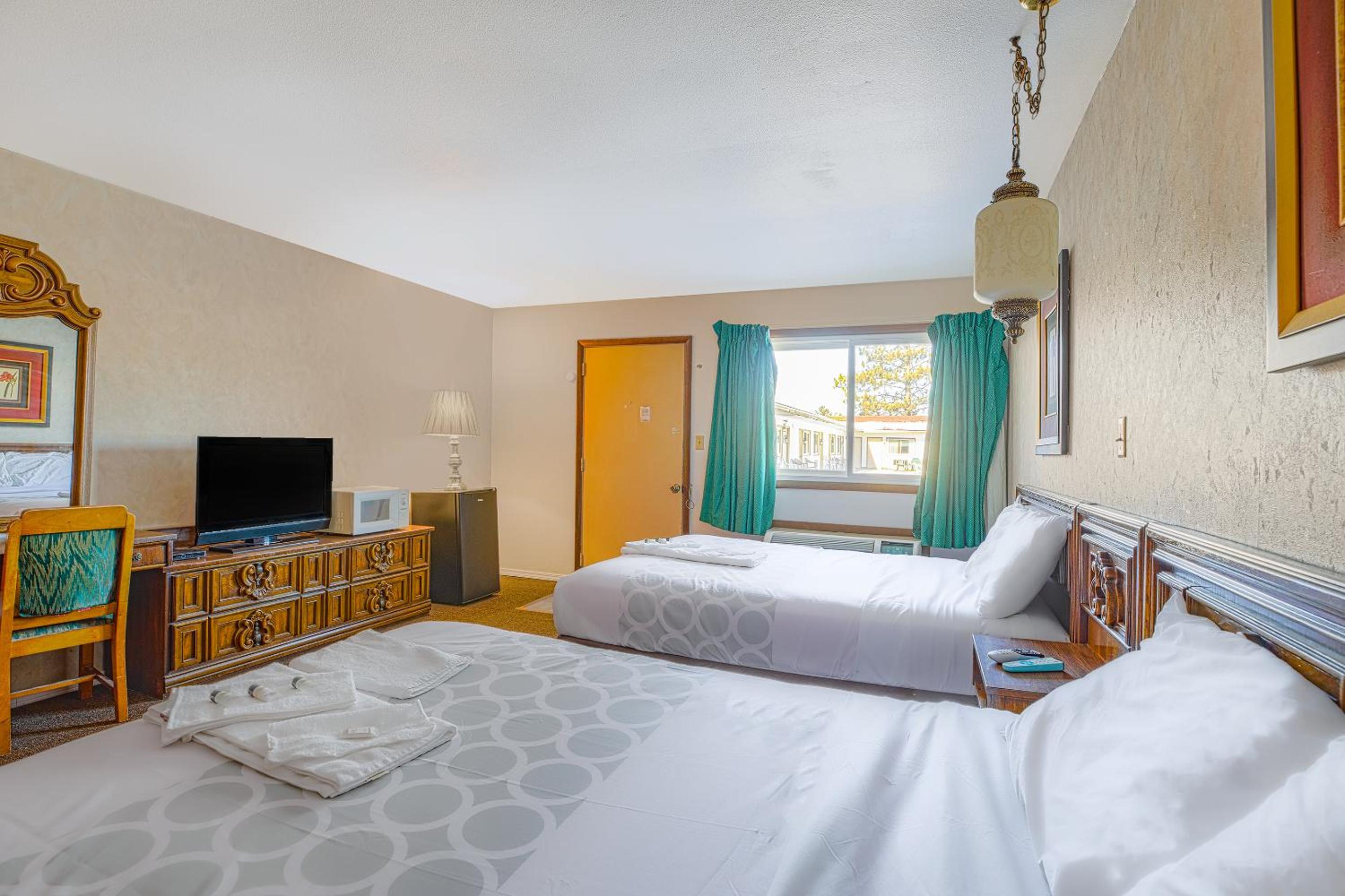 2 Queen Bed - Photo 3